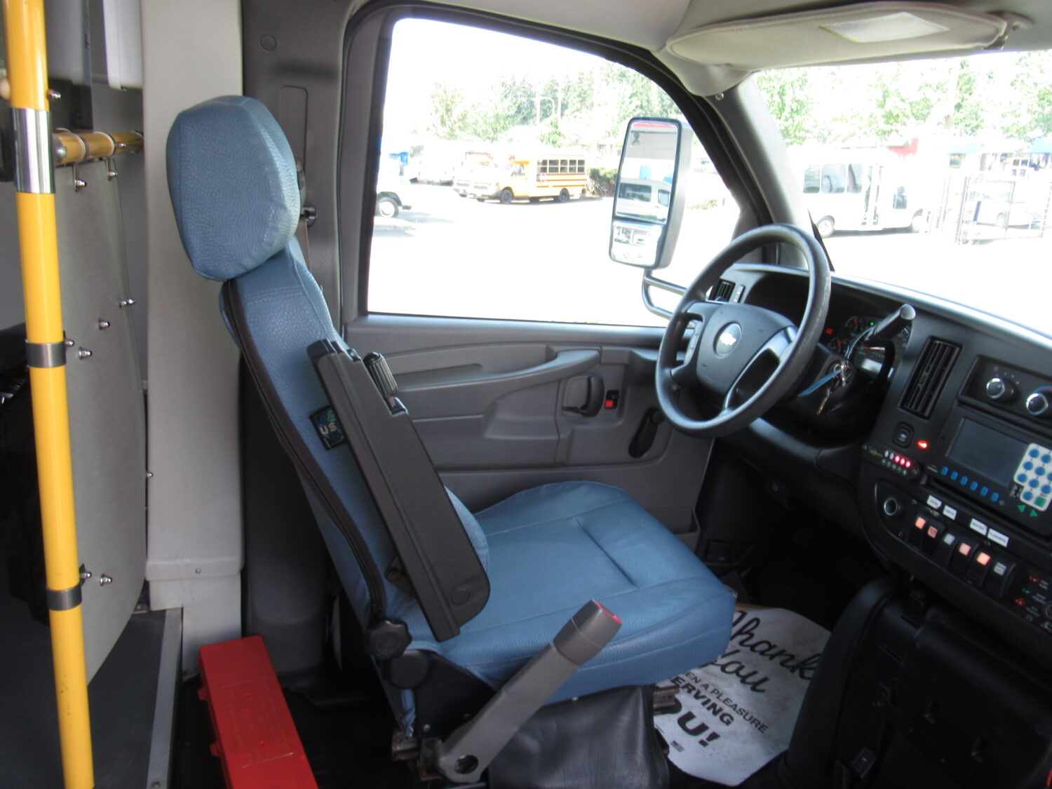 2013 Chevrolet Champion 16 Passenger ADA Shuttle Bus - S71553 - Image 8