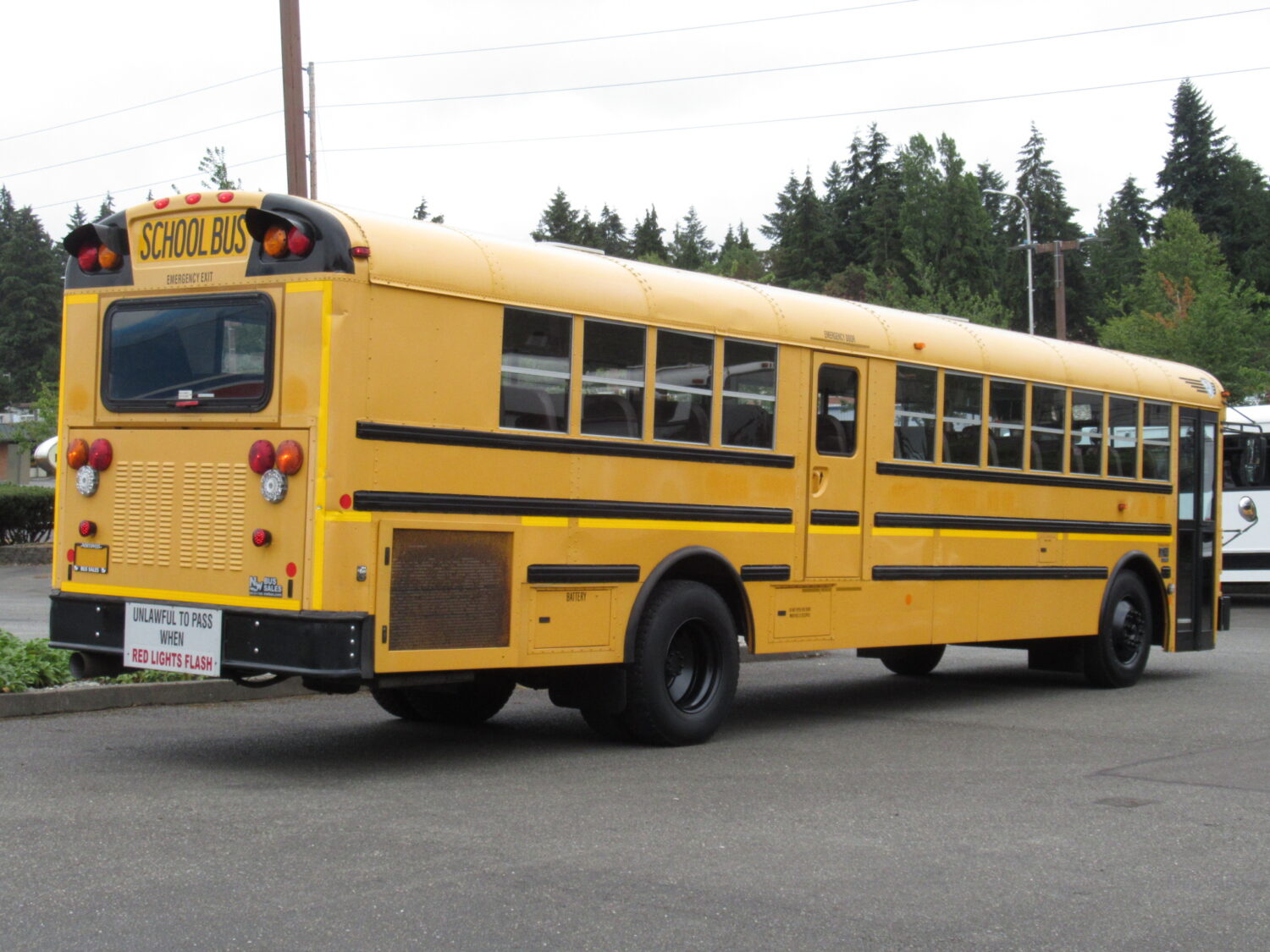 2009 IC RE300 12 Row School Bus - B00743 - Image 3