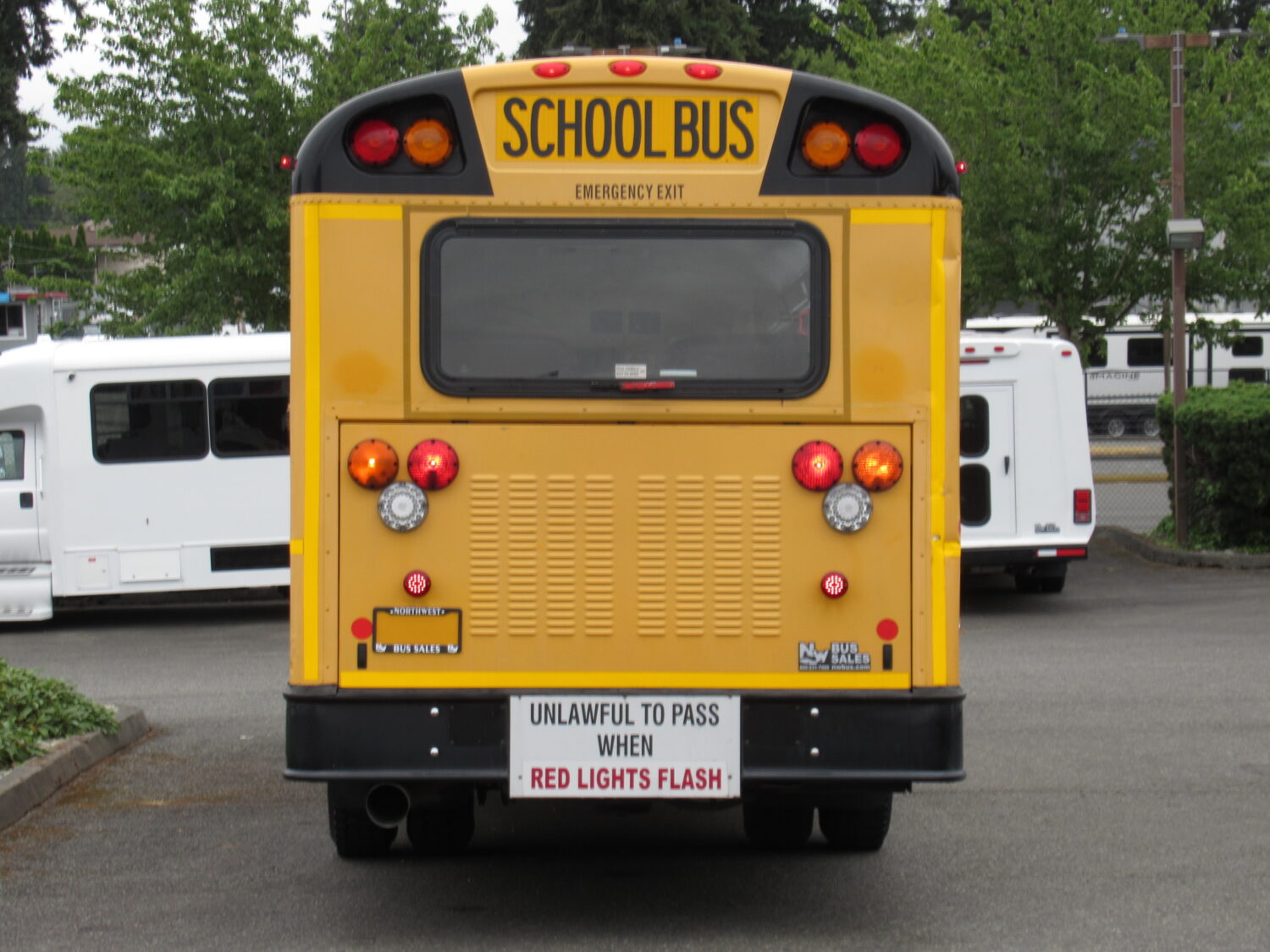 2009 IC RE300 12 Row School Bus - B00743 - Image 12