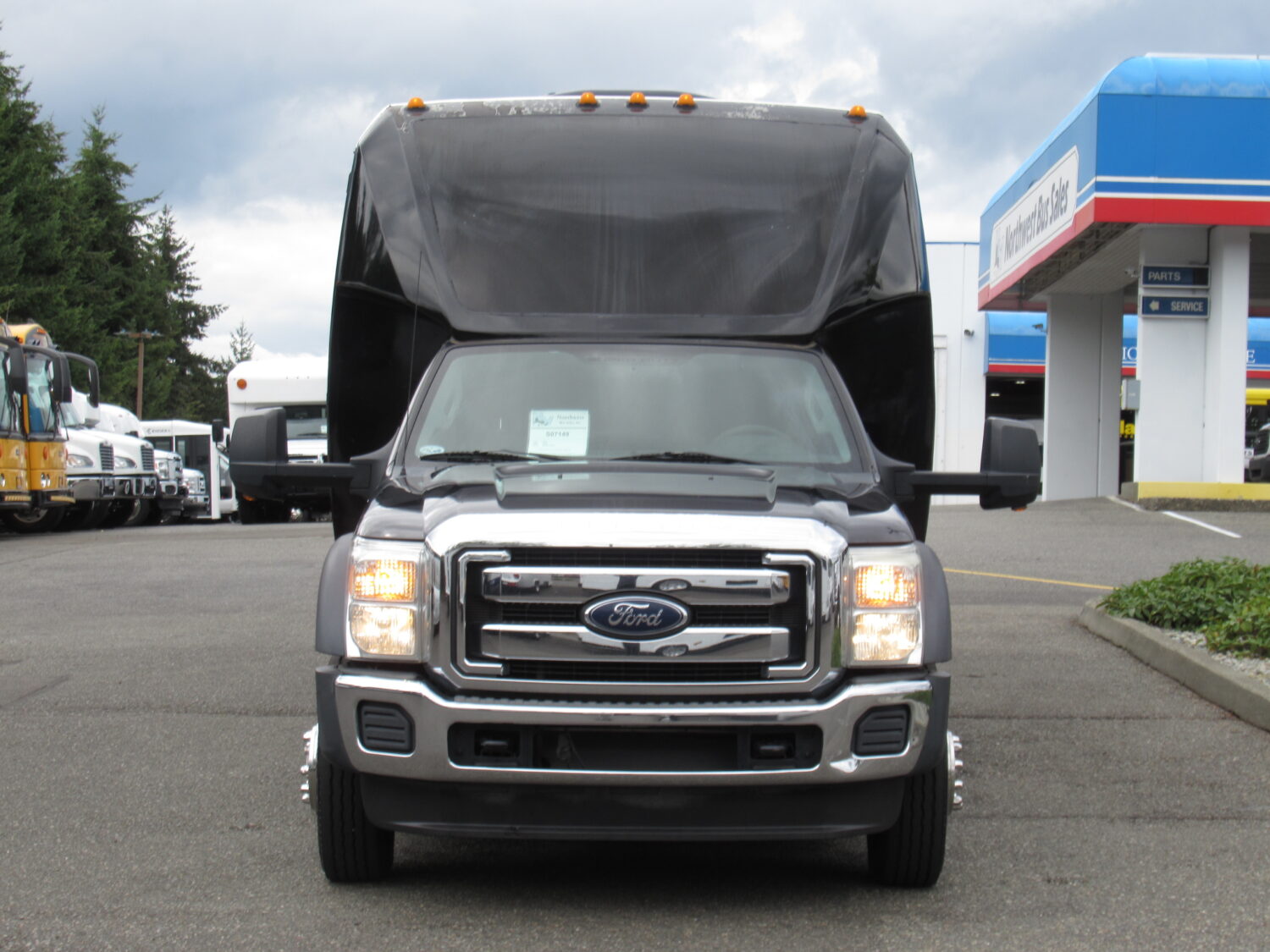 2014 Ford Grech 28 Passenger with Rear Luggage - S07149 - Image 3