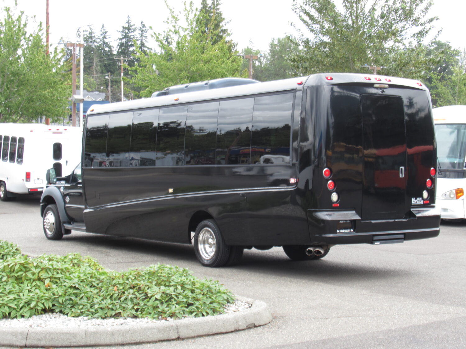 2014 Ford Grech 28 Passenger with Rear Luggage - S07149 - Image 5