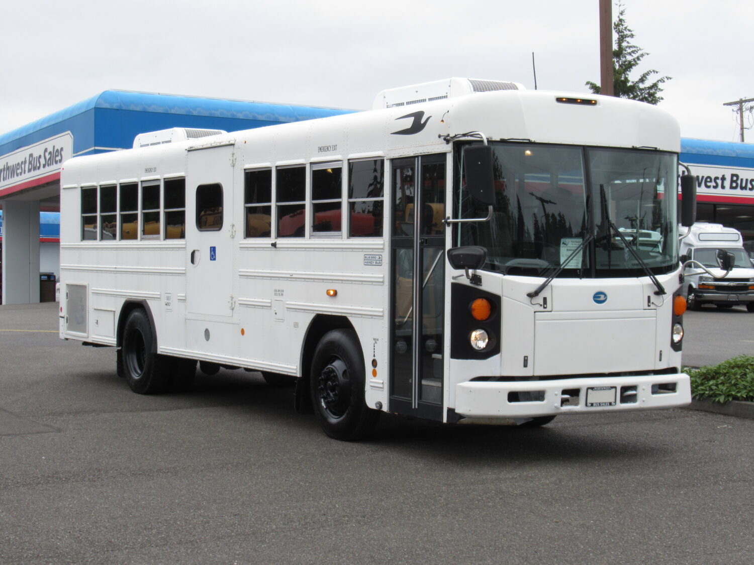 2012 Blue Bird 22 Passenger & 2 Wheelchair Commercial Bus - B84043