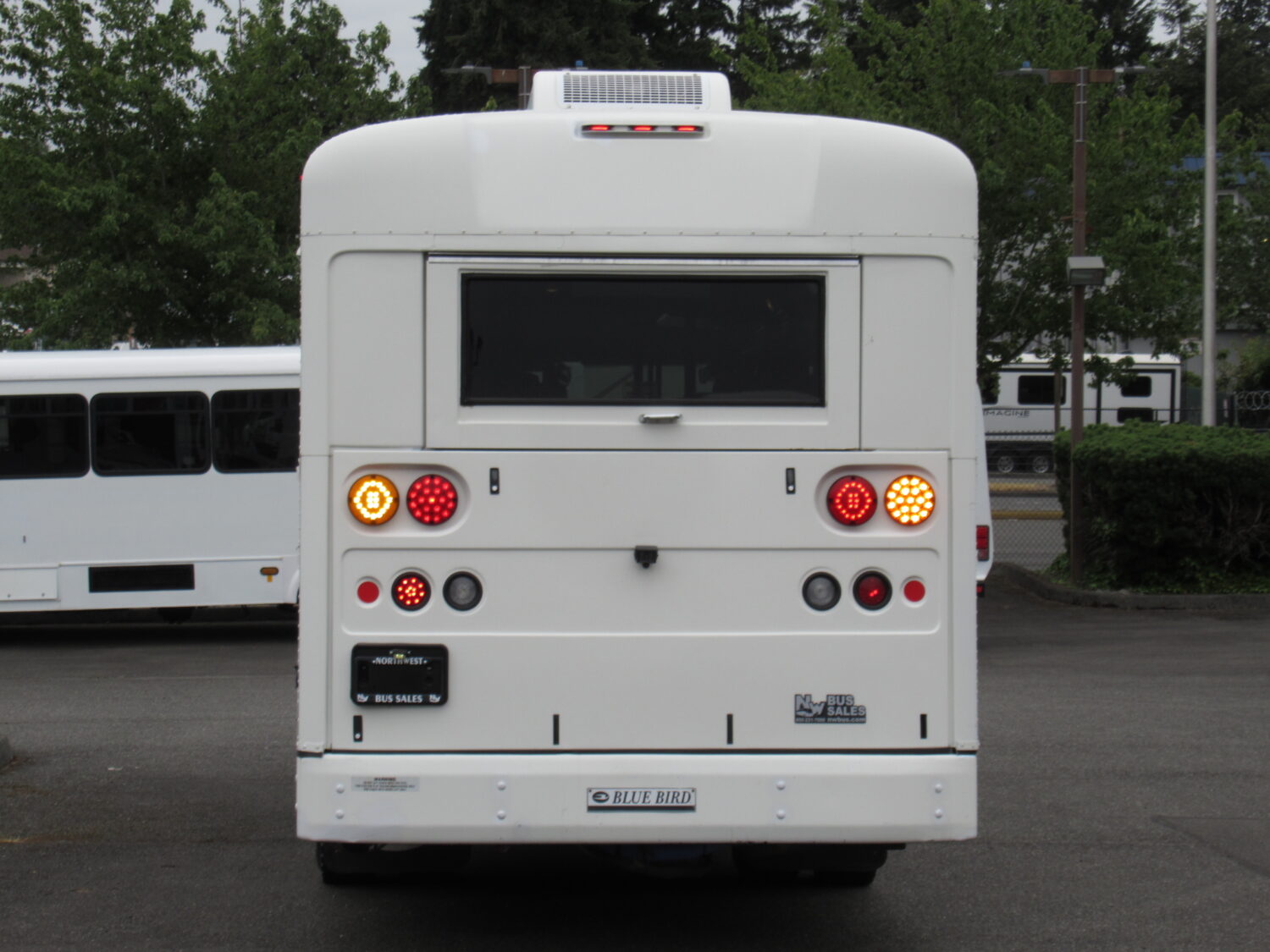2012 Blue Bird 22 Passenger & 2 Wheelchair Commercial Bus - B84043 - Image 9