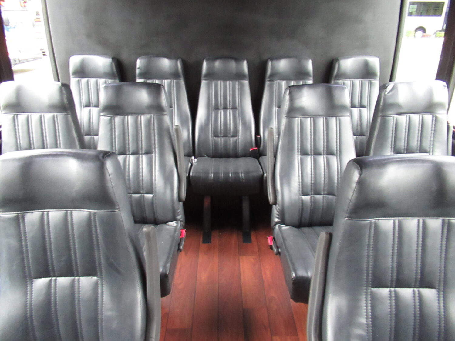 2014 Ford Grech 28 Passenger with Rear Luggage - S07149 - Image 7