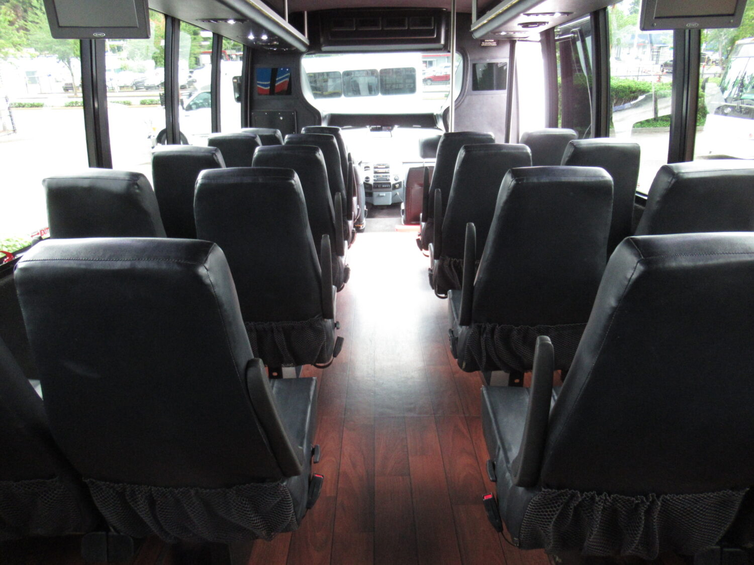 2014 Ford Grech 28 Passenger with Rear Luggage - S07149 - Image 9