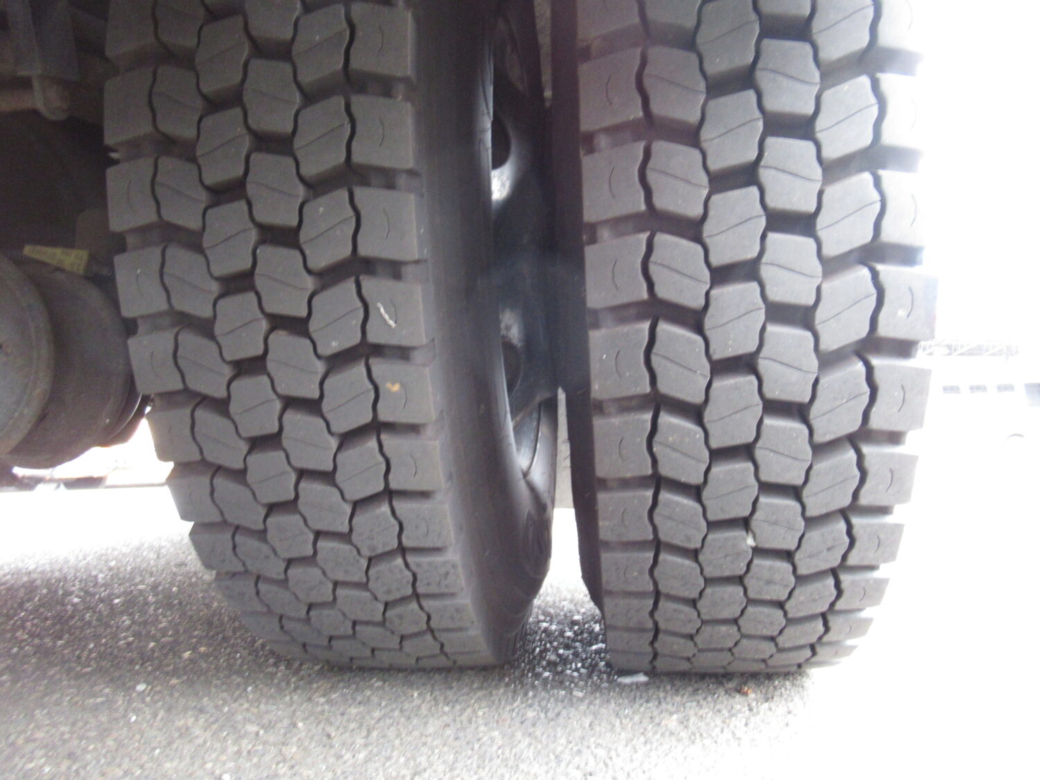 2012 Blue Bird 22 Passenger & 2 Wheelchair Commercial Bus - B84043 - Image 11