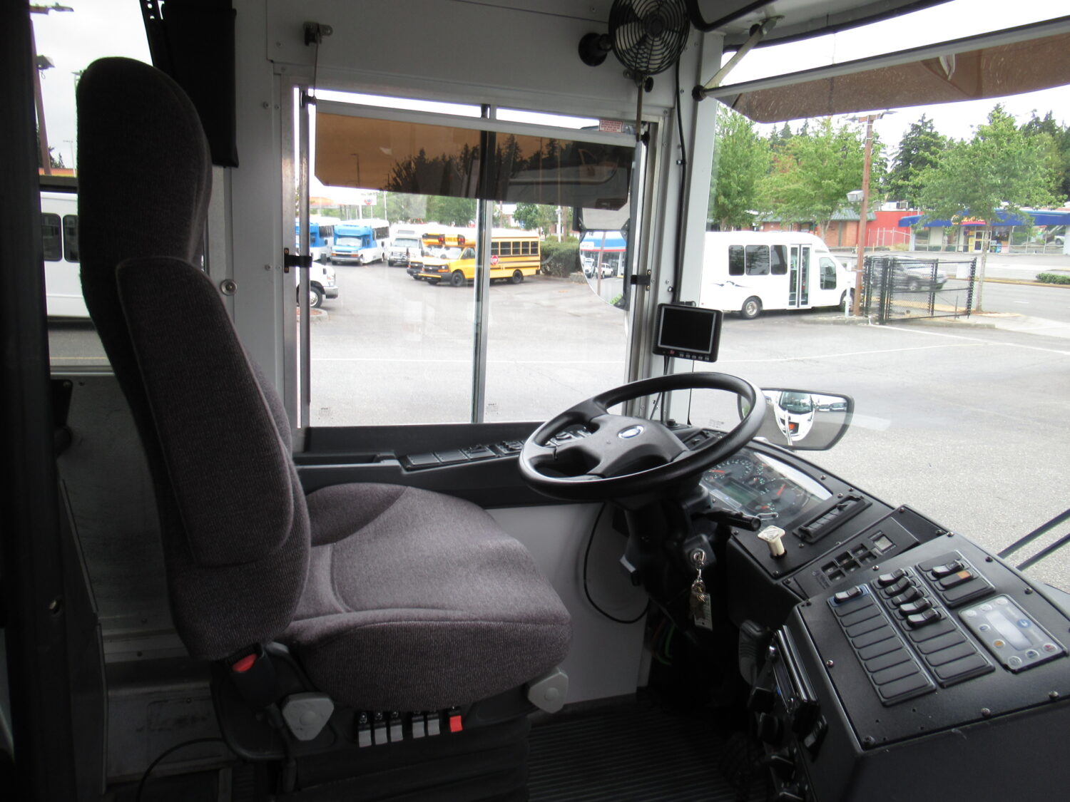 2012 Blue Bird 22 Passenger & 2 Wheelchair Commercial Bus - B84043 - Image 7