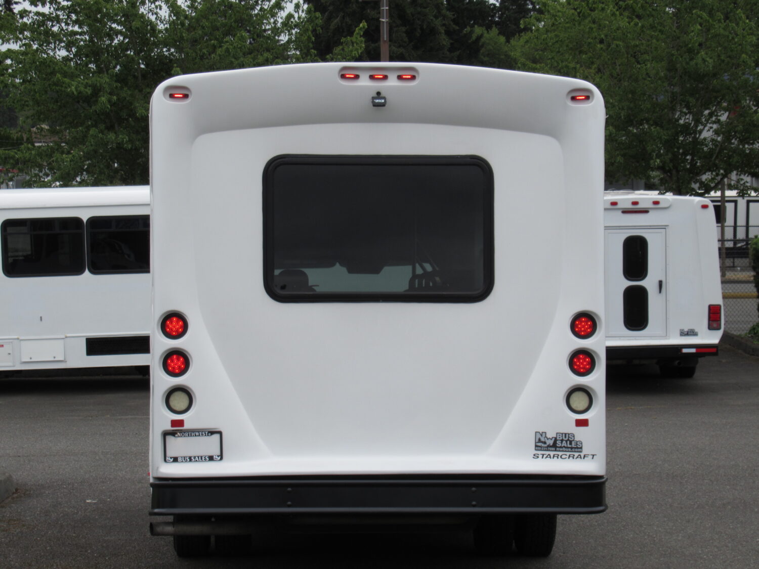 2015 Ford Starcraft 12 Passenger & 2 Wheelchair Shuttle Bus - S12254 - Image 11