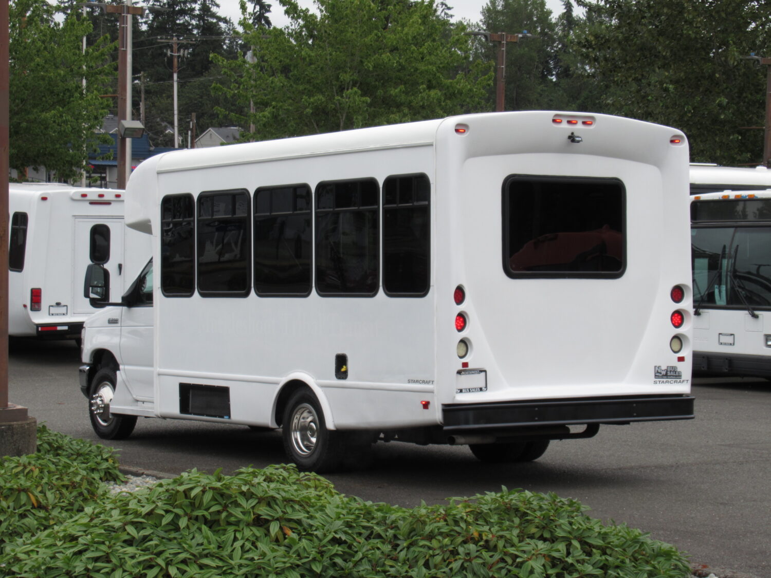 2015 Ford Starcraft 12 Passenger & 2 Wheelchair Shuttle Bus - S12254 - Image 4