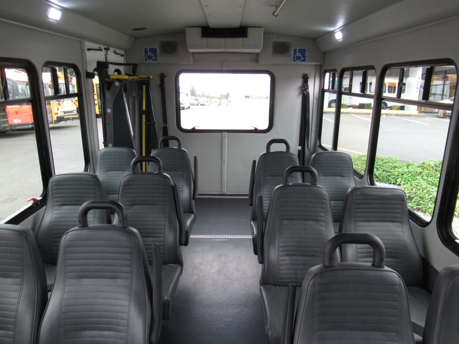 2015 Ford Starcraft 12 Passenger & 2 Wheelchair Shuttle Bus - S12254 - Image 5