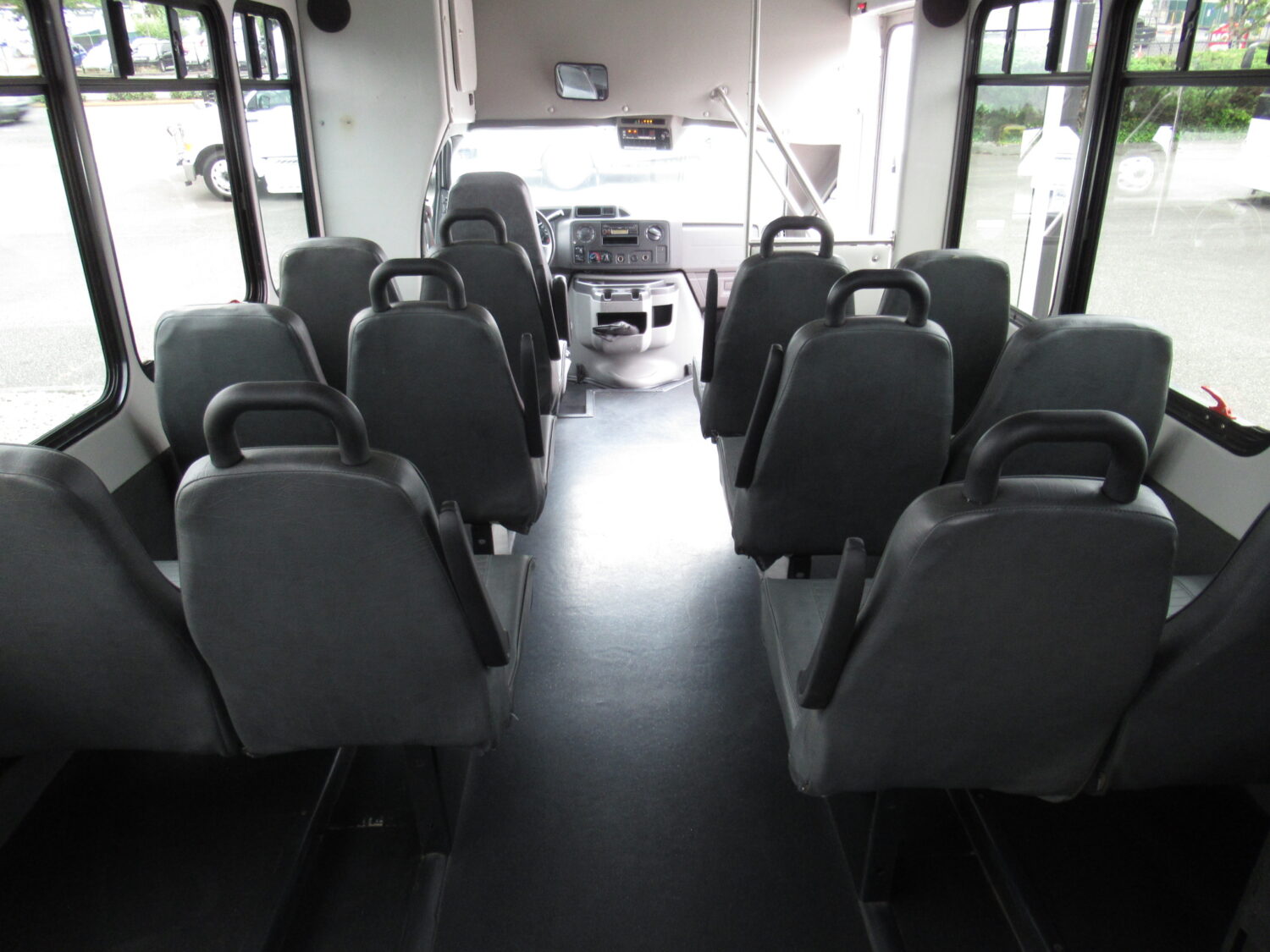 2015 Ford Starcraft 12 Passenger & 2 Wheelchair Shuttle Bus - S12254 - Image 6