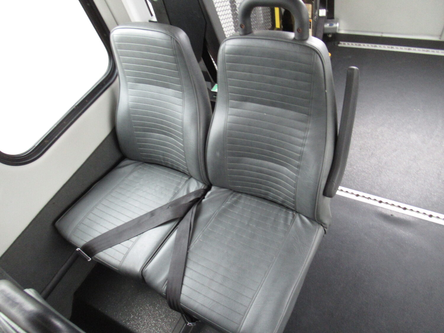 2015 Ford Starcraft 12 Passenger & 2 Wheelchair Shuttle Bus - S12254 - Image 7