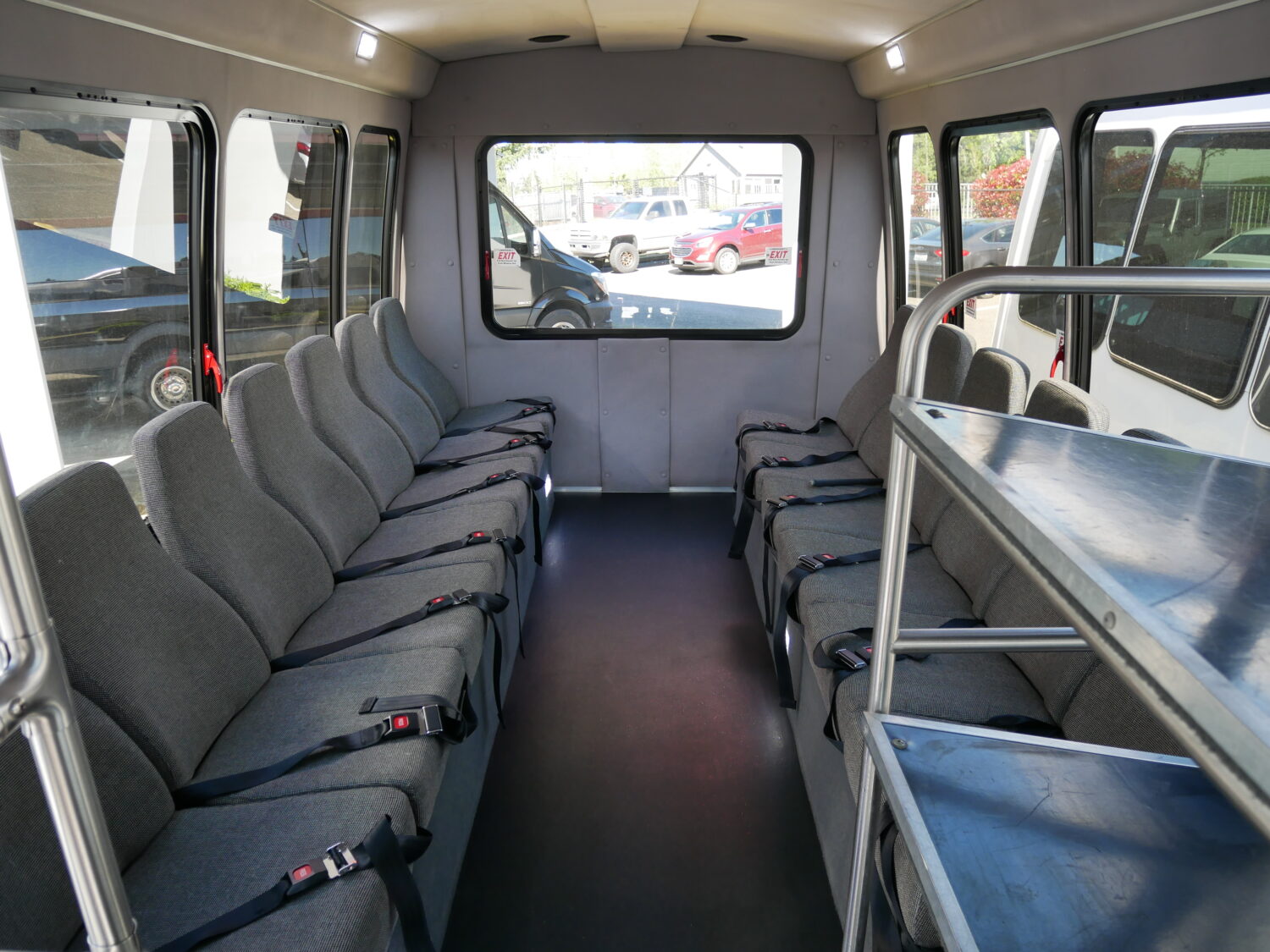 2016 Ford Starcraft 14 Pass w/Interior Luggage Rack Shuttle Bus - S11097 - Image 6