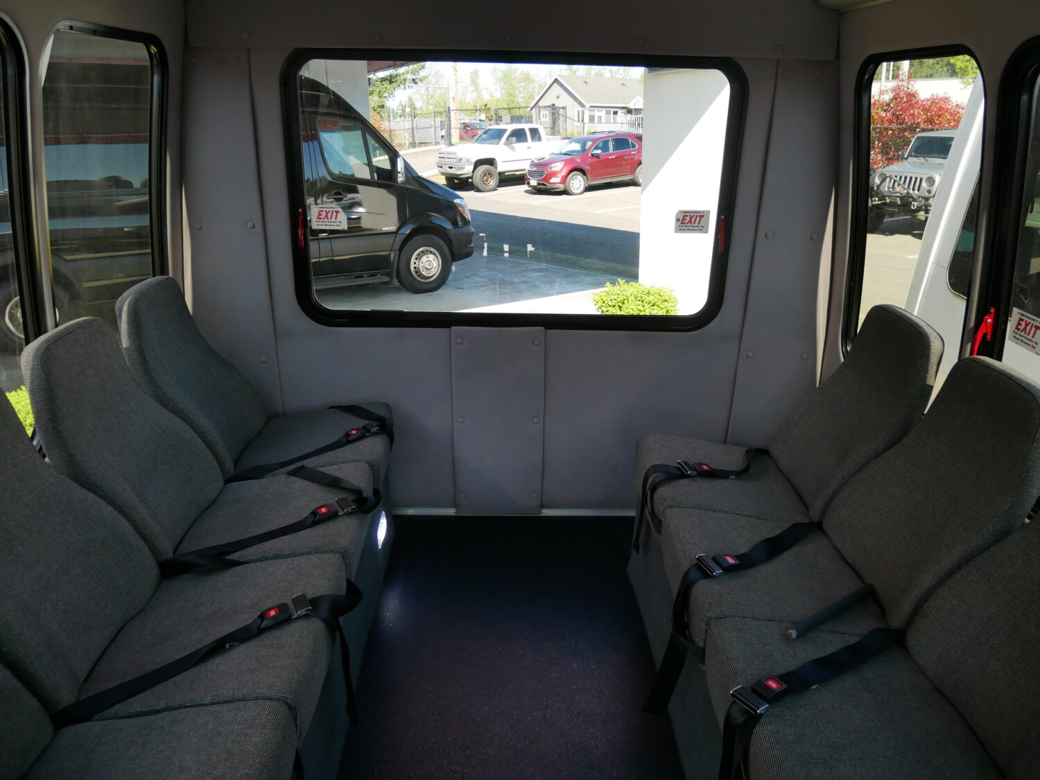 2016 Ford Starcraft 14 Pass w/Interior Luggage Rack Shuttle Bus - S11097 - Image 7