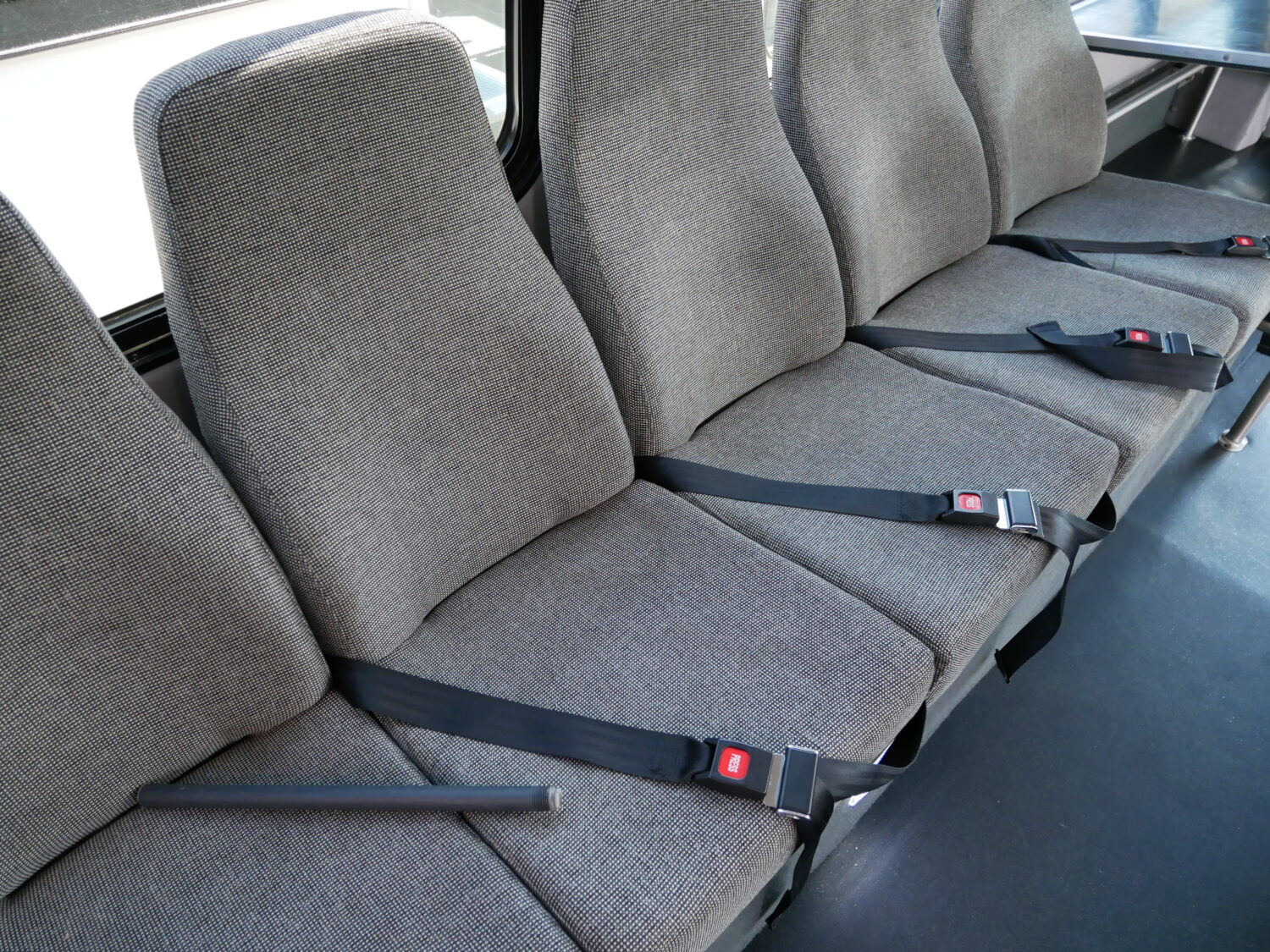 2016 Ford Starcraft 14 Pass w/Interior Luggage Rack Shuttle Bus - S11097 - Image 9