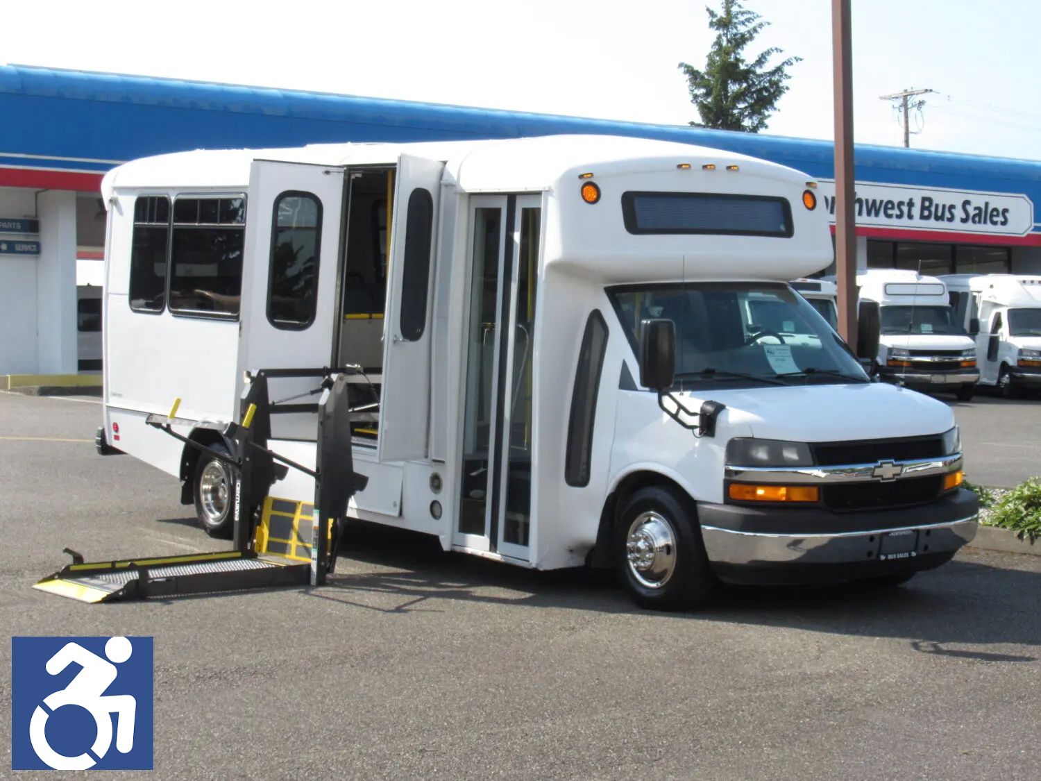 2013 Chevrolet Champion 16 Passenger ADA Shuttle Bus - S71553