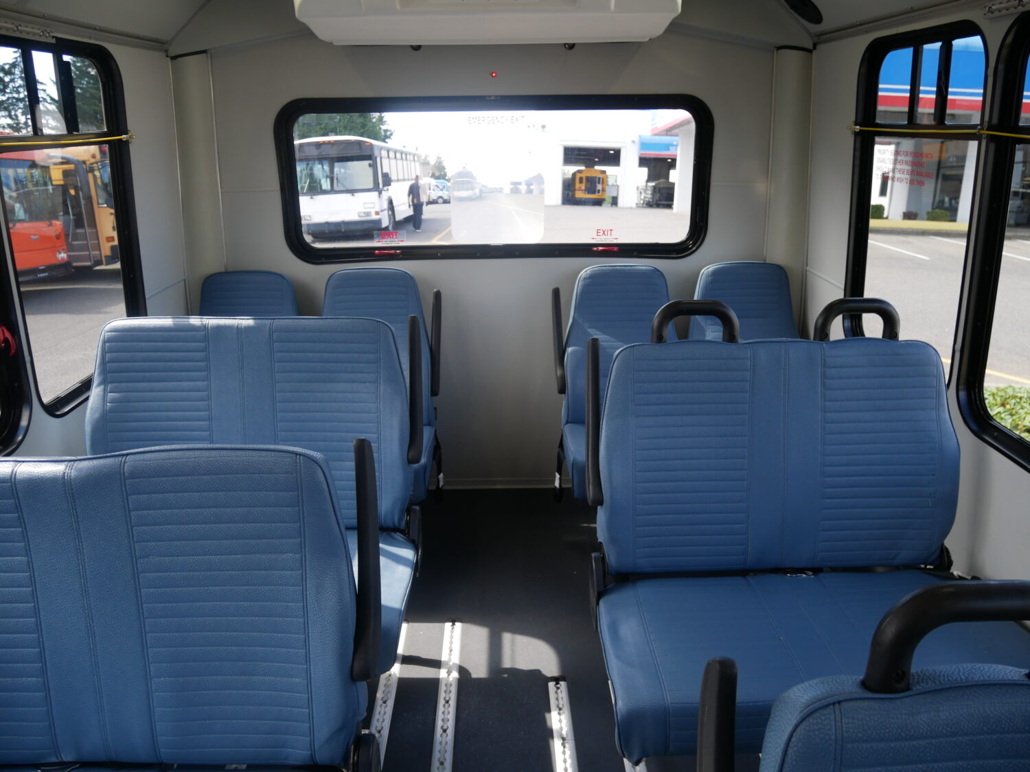 2013 Chevrolet Champion 16 Passenger ADA Shuttle Bus - S71947 - Image 8
