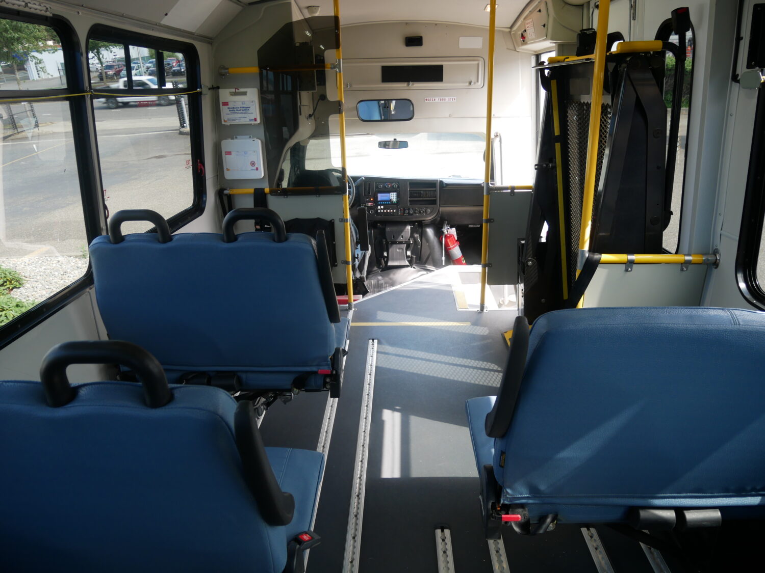 2013 Chevrolet Champion 16 Passenger ADA Shuttle Bus - S71947 - Image 9