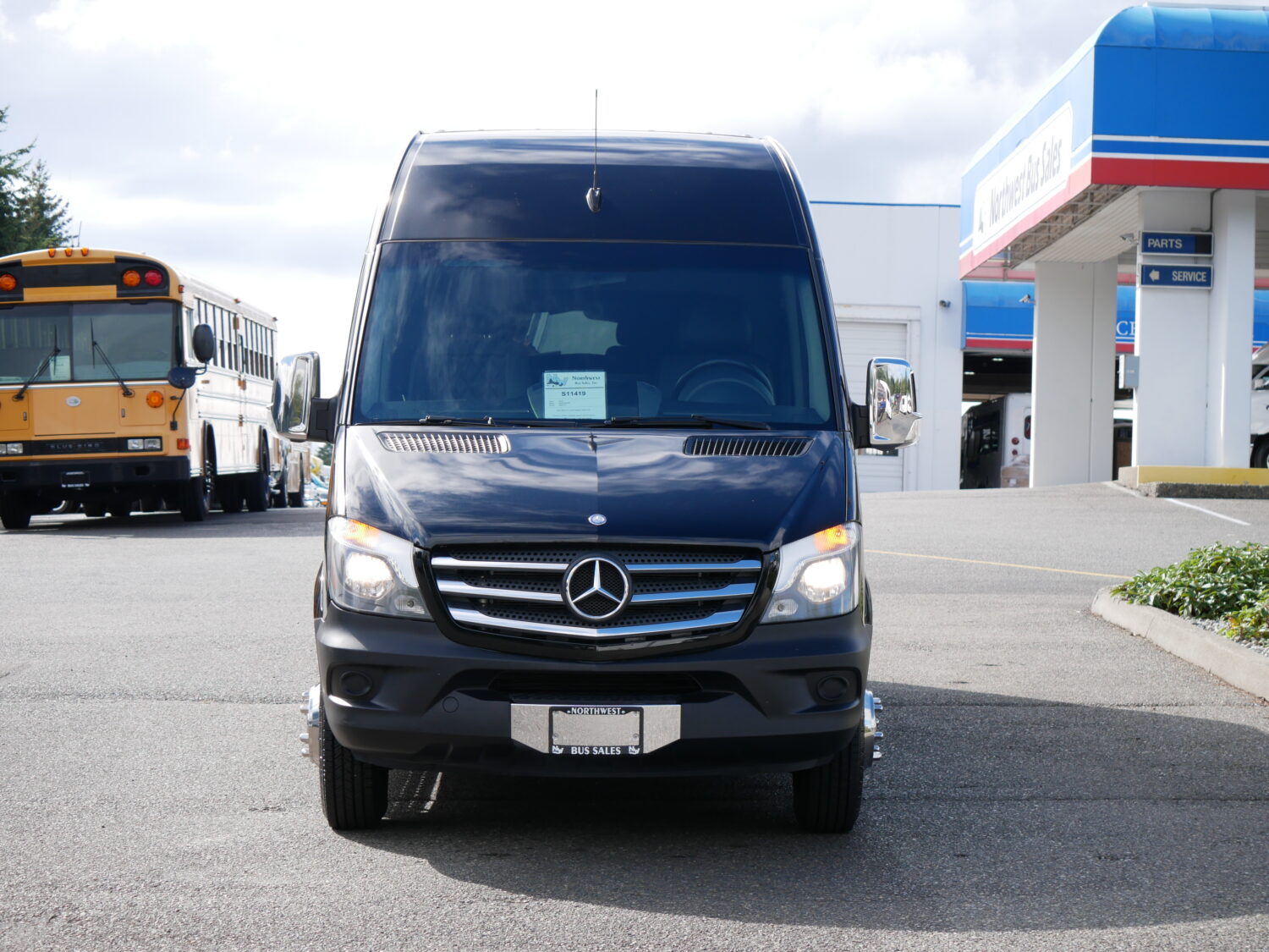 2014 Mercedes Sprinter Grech Limo 15 Passenger Shuttle Van - S11419 - Image 12