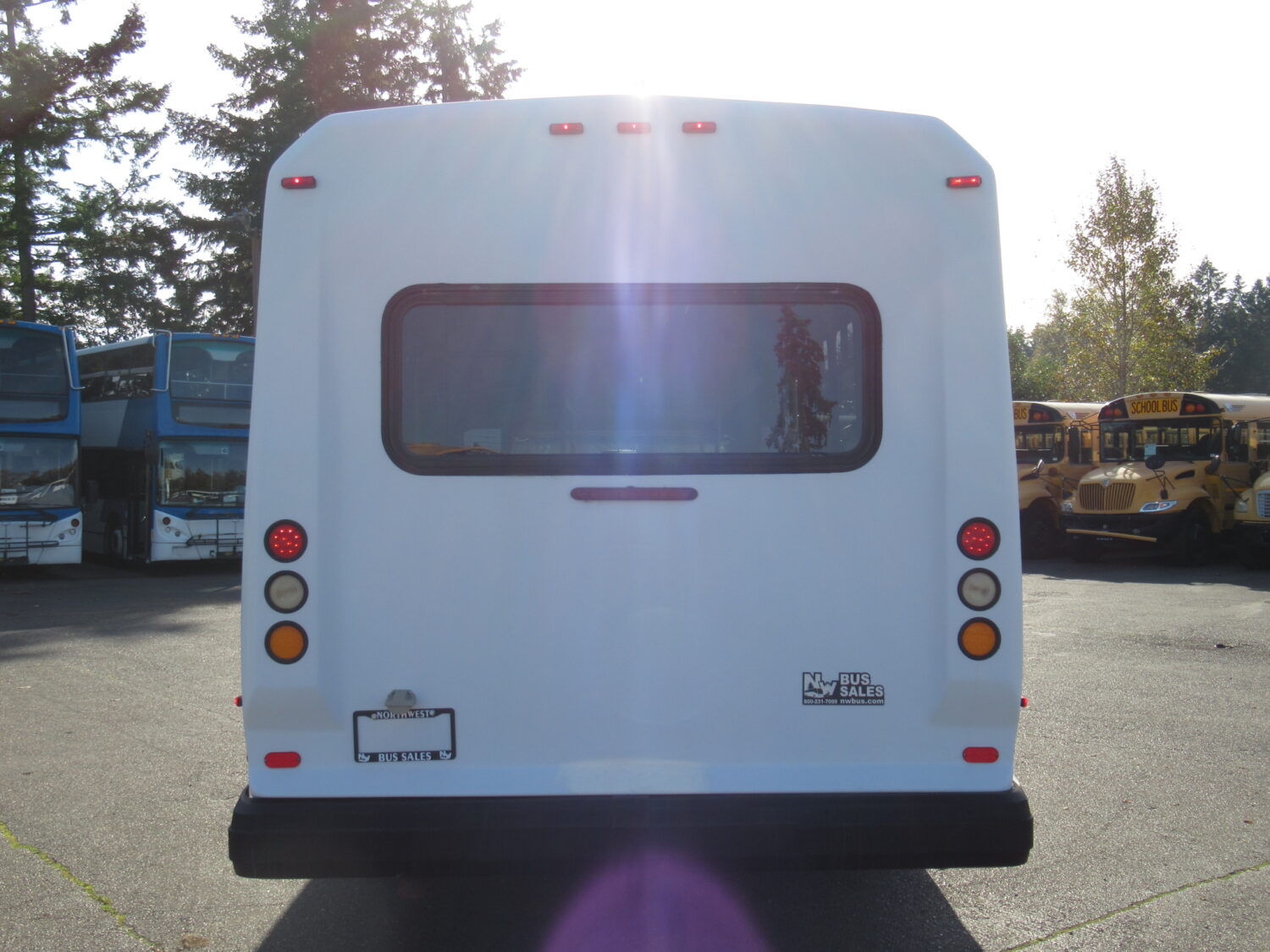 2007 Ford Eldorado 14 Passenger with Interior Luggage Rack - S03271 - Image 11