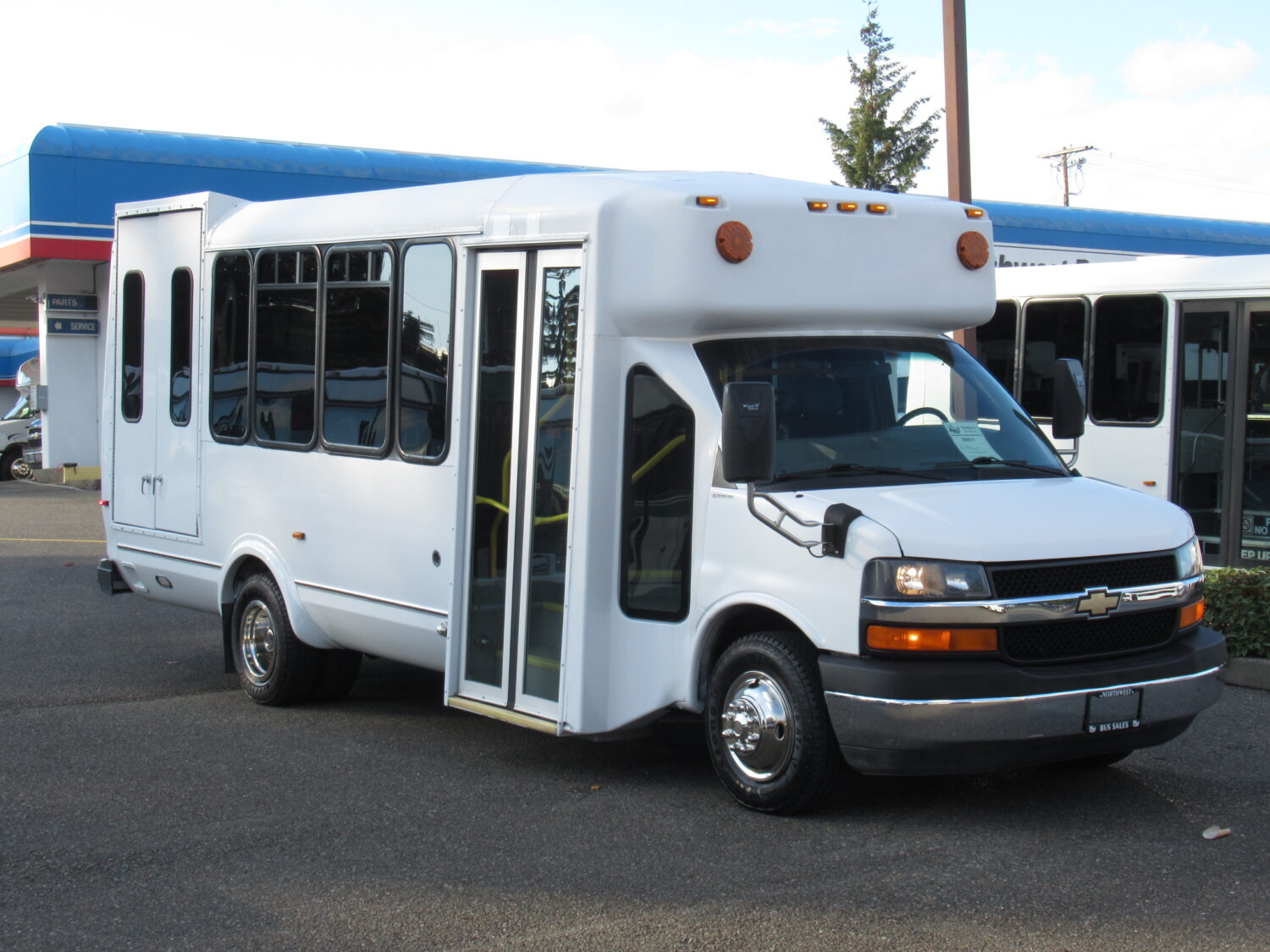 2011 Chevrolet Eldorado Aerotech 14 Passenger ADA Shuttle Bus - S90511