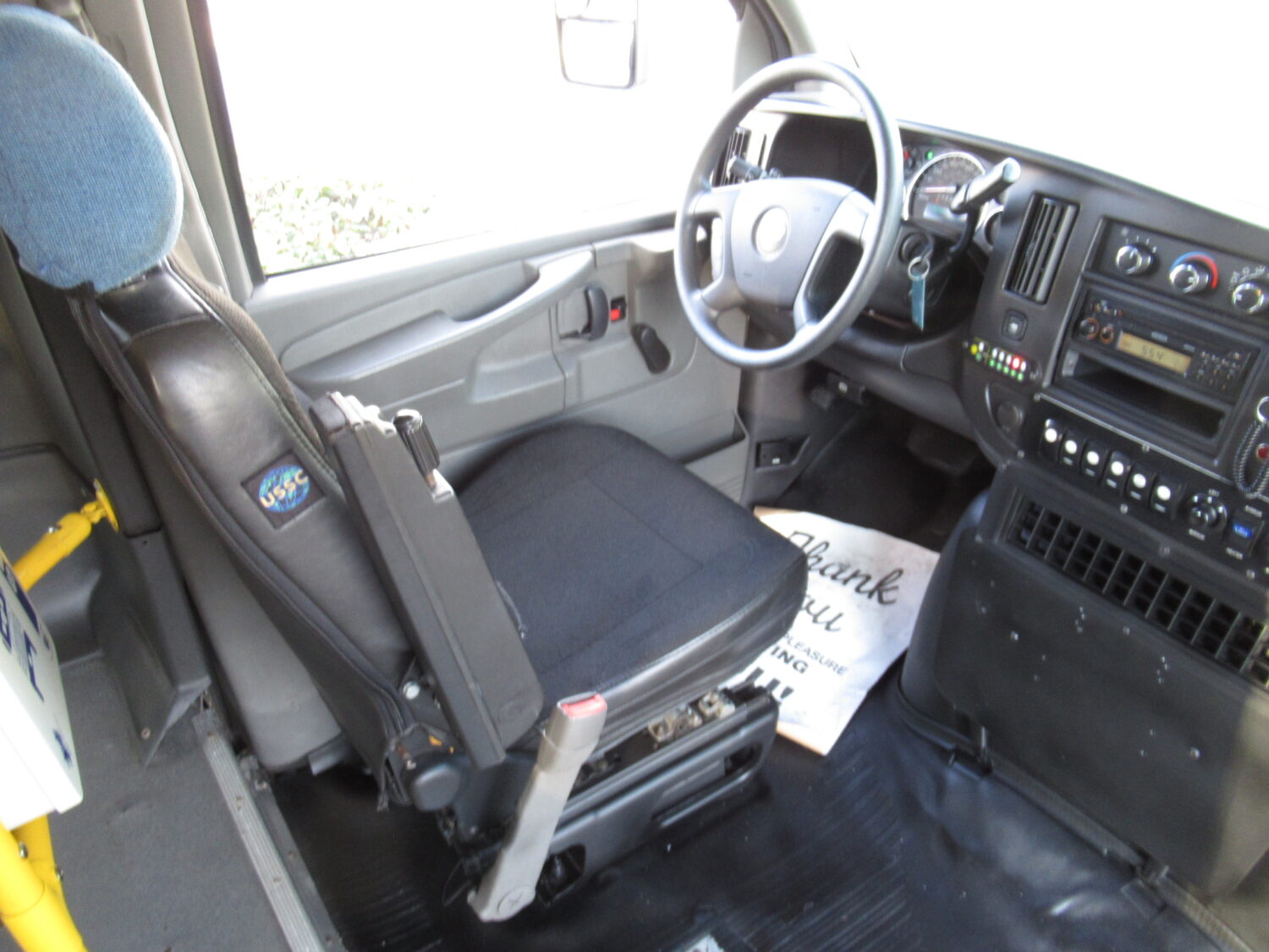 2011 Chevrolet Eldorado Aerotech 14 Passenger ADA Shuttle Bus - S90511 - Image 5