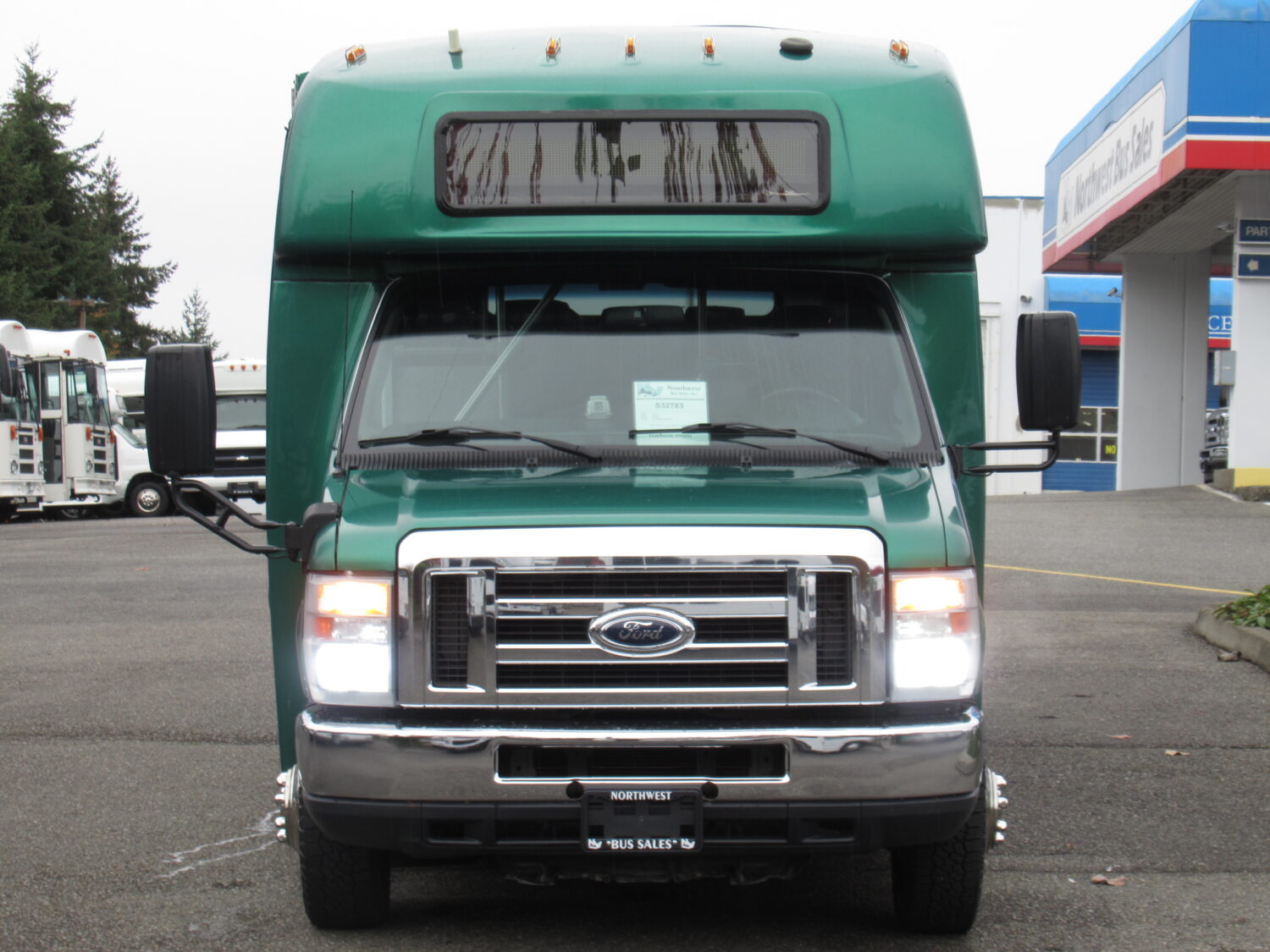 2013 Ford Elkhart 11 Passenger + 3 Wheelchair ADA Shuttle Bus - S32783 - Image 12