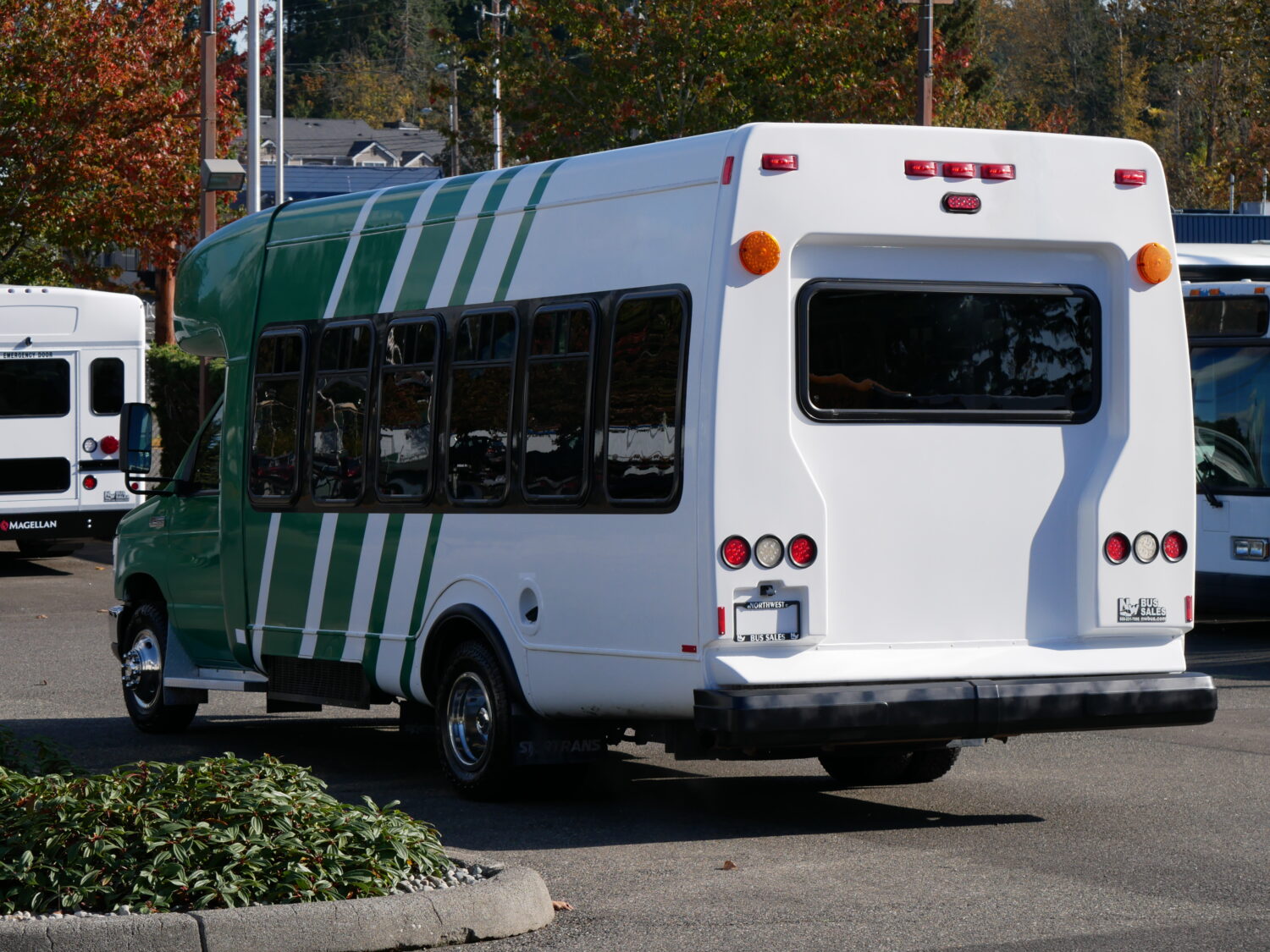 2011 Ford Startrans Senator 17 Passenger ADA Shuttle Bus - S22783 - Image 4