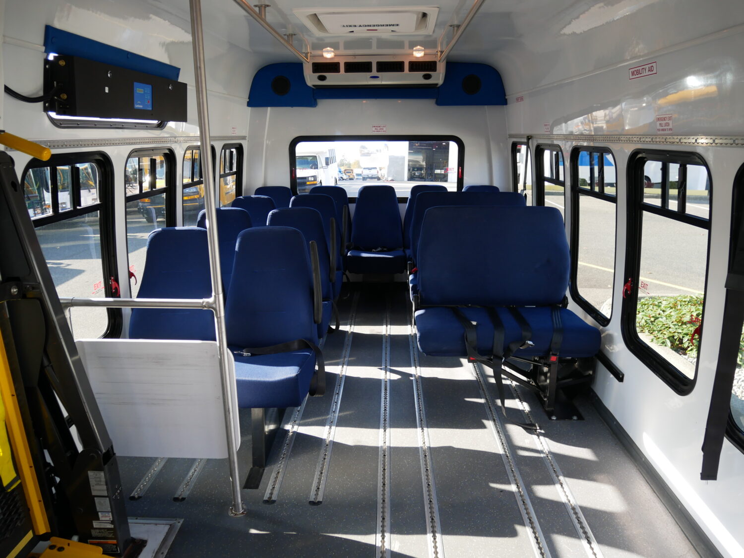 2011 Ford Startrans Senator 17 Passenger ADA Shuttle Bus - S22783 - Image 6