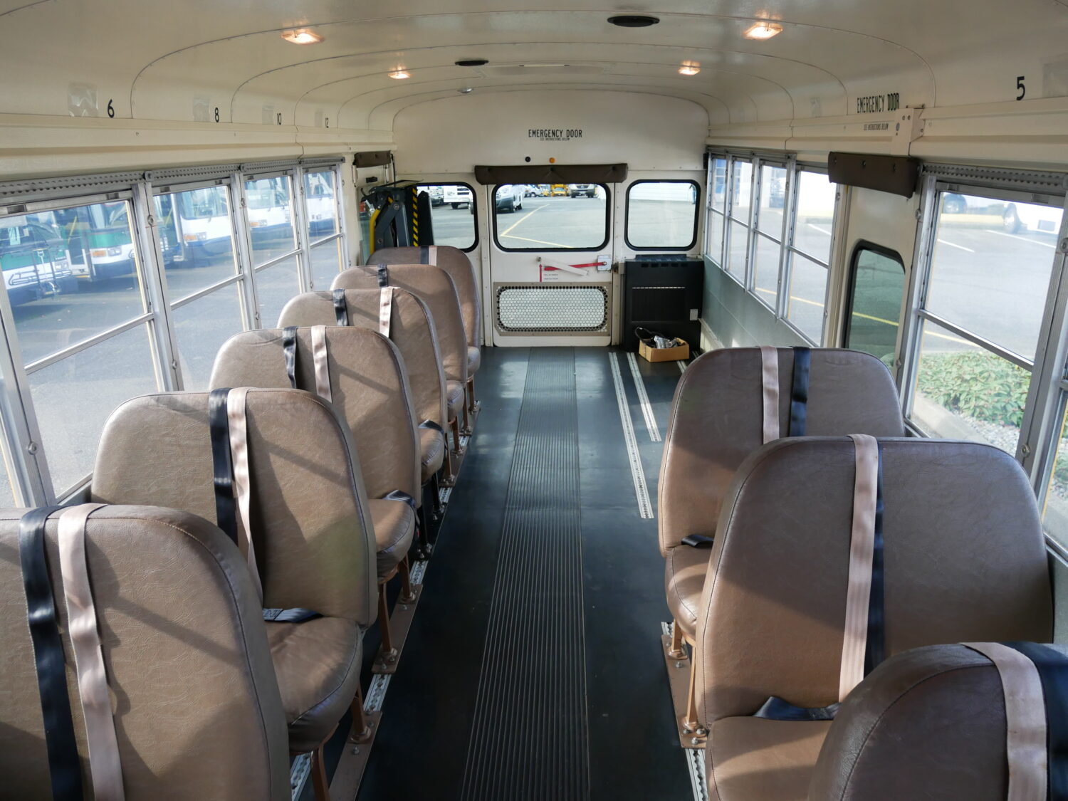 1999 Blue Bird TC-1000 Handy Bus 18 ADA Short School Bus - B82359 - Image 6