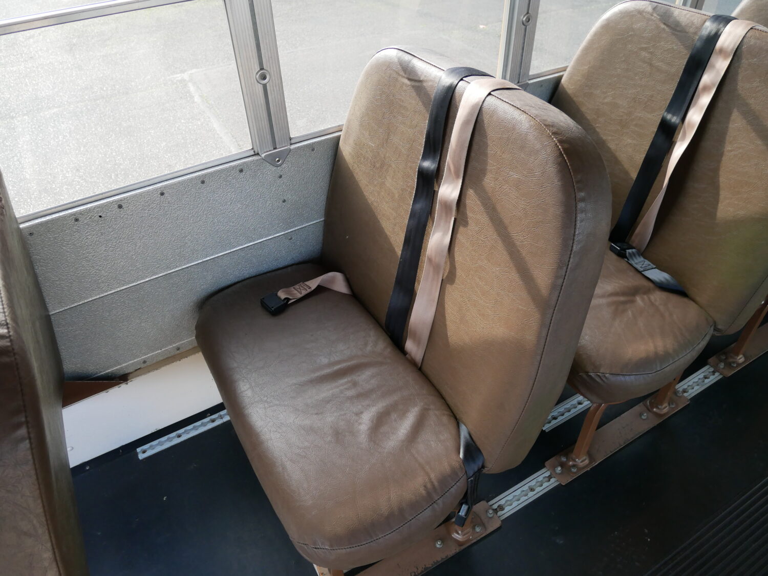 1999 Blue Bird TC-1000 Handy Bus 18 ADA Short School Bus - B82359 - Image 9