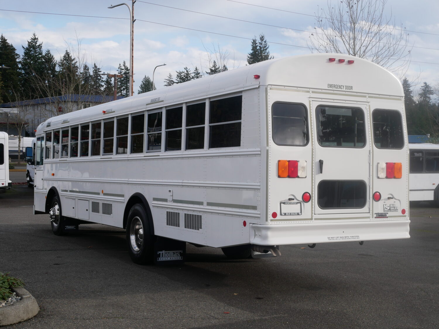 2013 Thomas Saf-T-Liner 33 Passenger + Rear Luggage - B55319 - Image 4