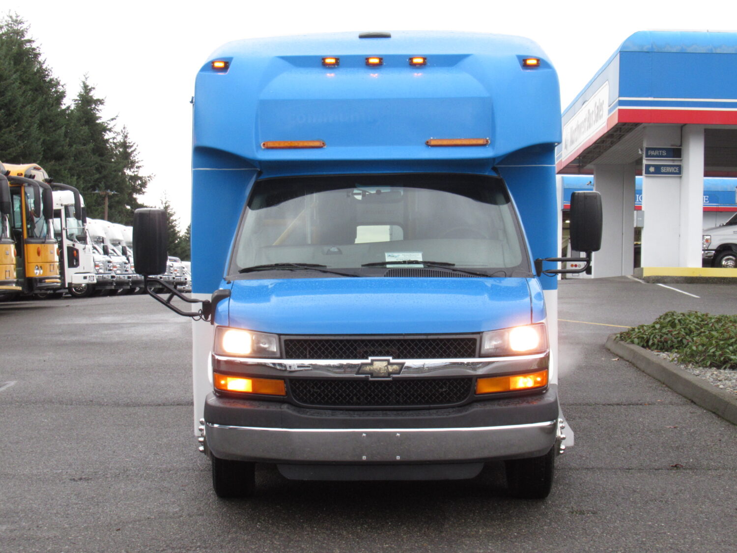 2016 Chevrolet Glaval Titan II 14 Passenger Shuttle Bus - S36364 - Image 12