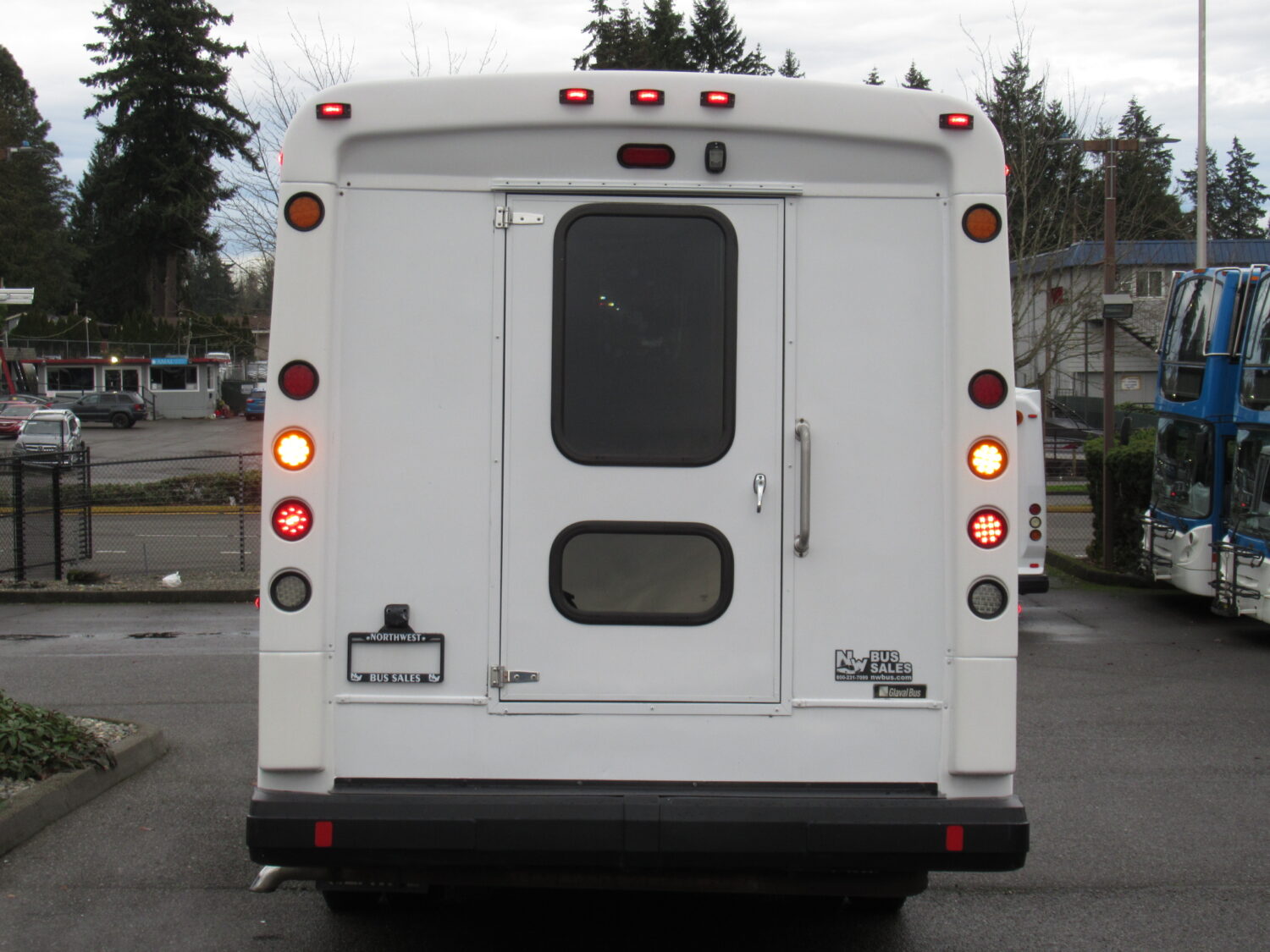 2016 Chevrolet Glaval Titan II 14 Passenger Shuttle Bus - S36364 - Image 11