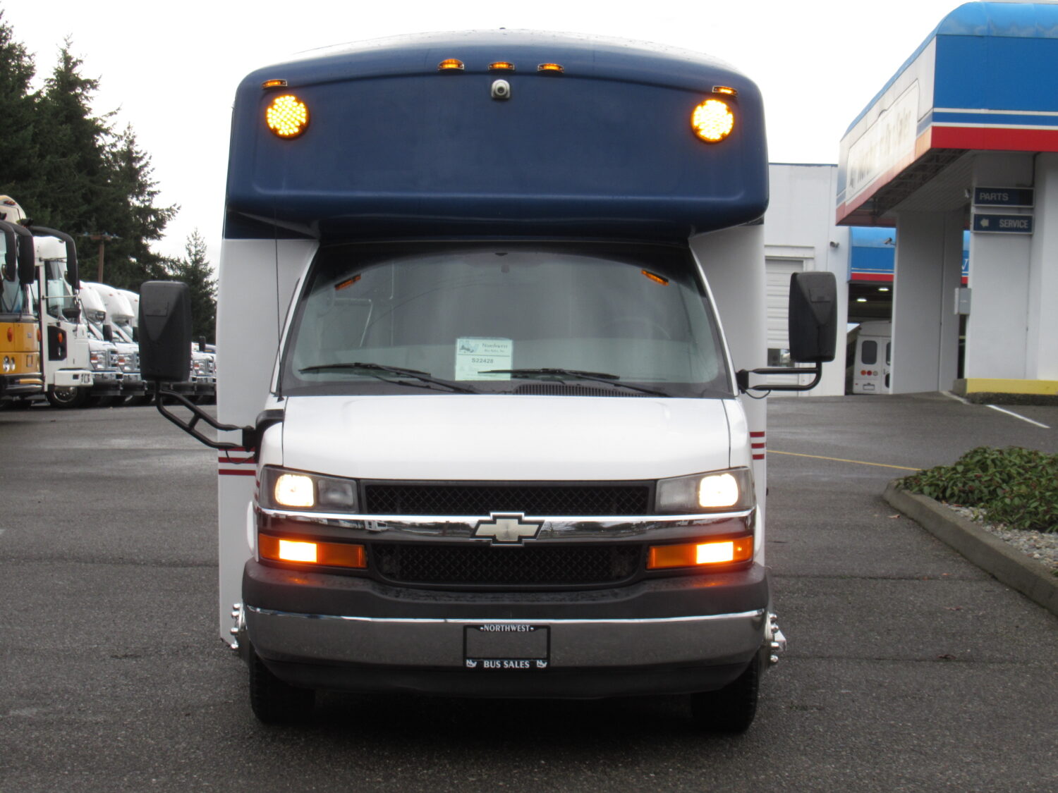 2010 Chevrolet Champion 14 Passenger ADA Shuttle Bus - S22428 - Image 12