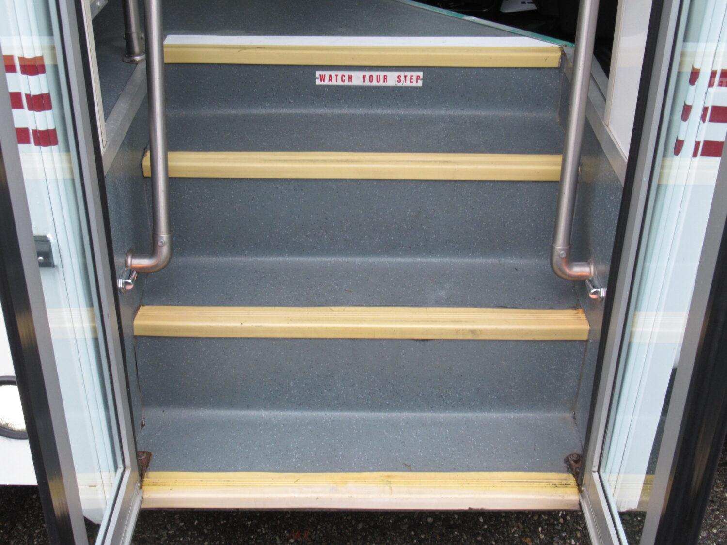 2010 Chevrolet Champion 14 Passenger ADA Shuttle Bus - S22428 - Image 10