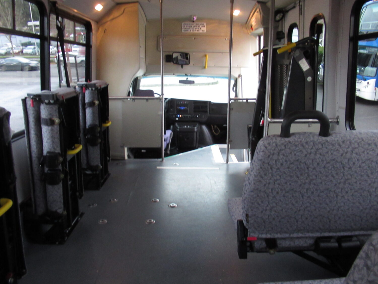 2010 Chevrolet Champion 14 Passenger ADA Shuttle Bus - S22428 - Image 8