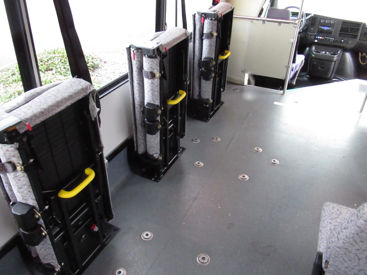 2010 Chevrolet Champion 14 Passenger ADA Shuttle Bus - S22428 - Image 9