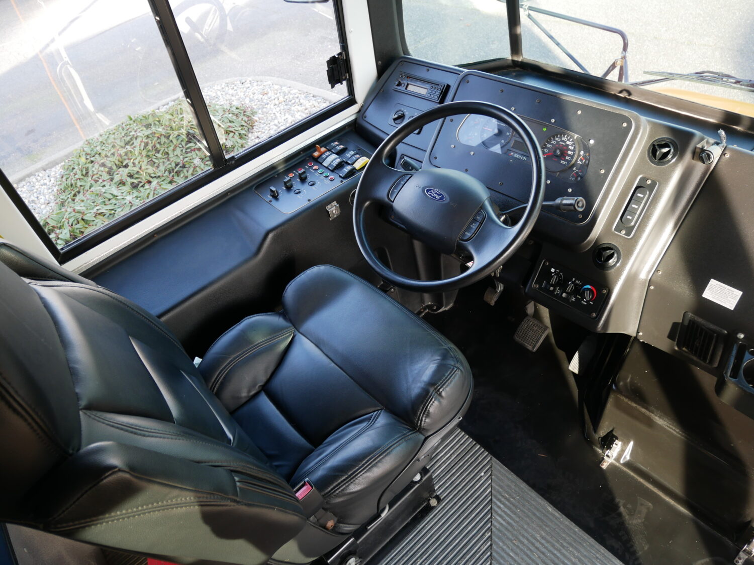 2016 Ford Starcraft Quest XL 35 Passenger Type-B School Bus - B00382 - Image 5