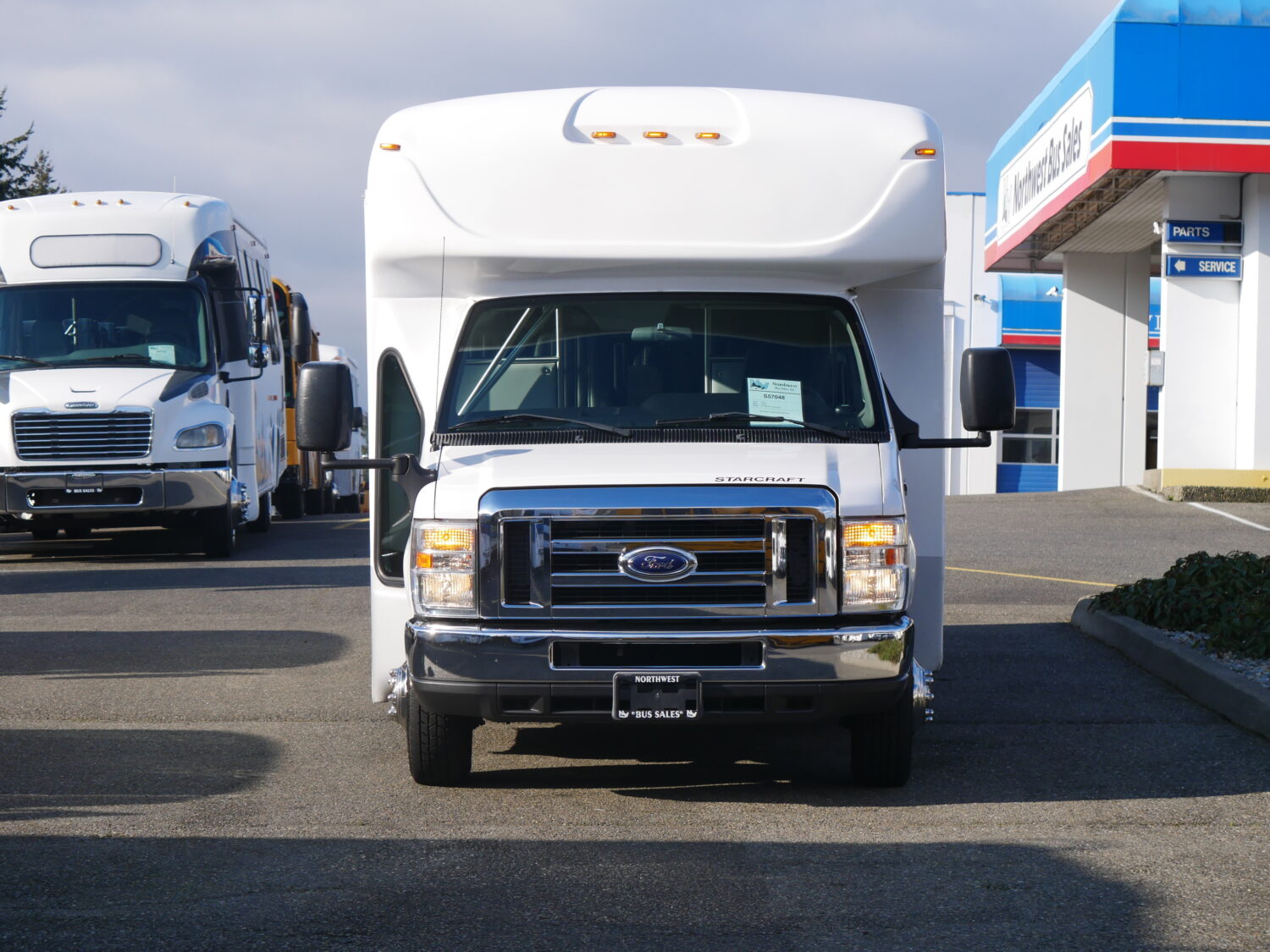 2016 Ford Starcraft Allstar 14 ADA + Rear Luggage Shuttle Bus - S57048 - Image 12