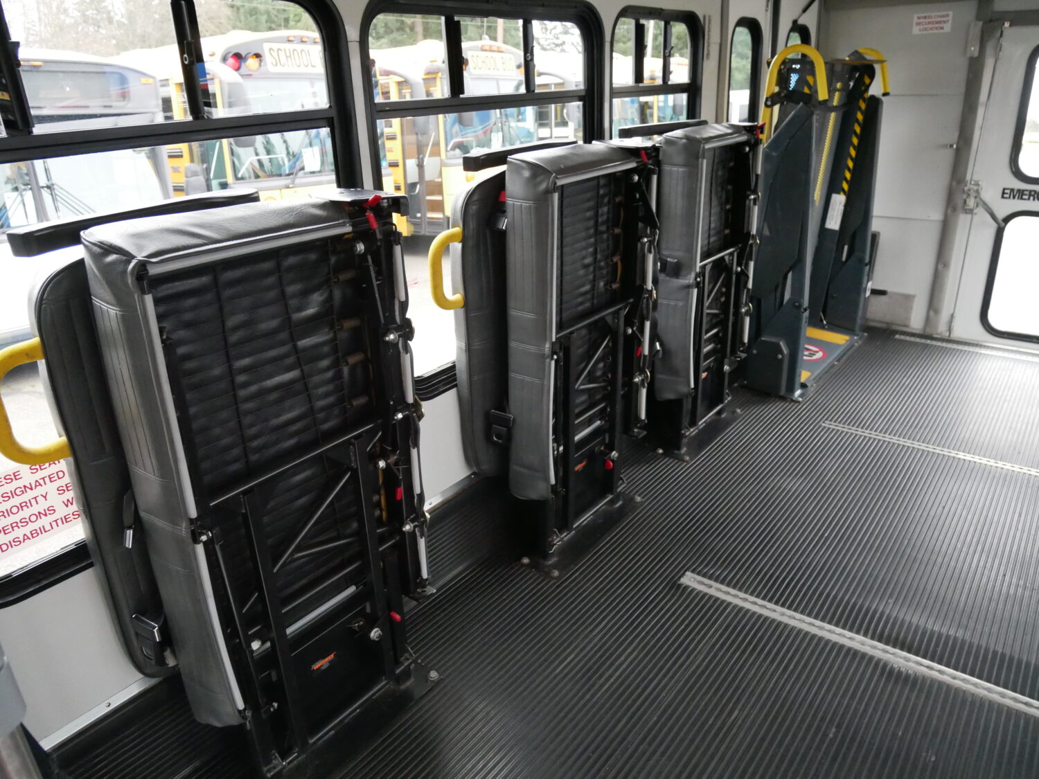 1999 Ford Starcraft Allstar 12 Passenger & 2 Wheelchair ADA Shuttle Bus - S26376 - Image 10