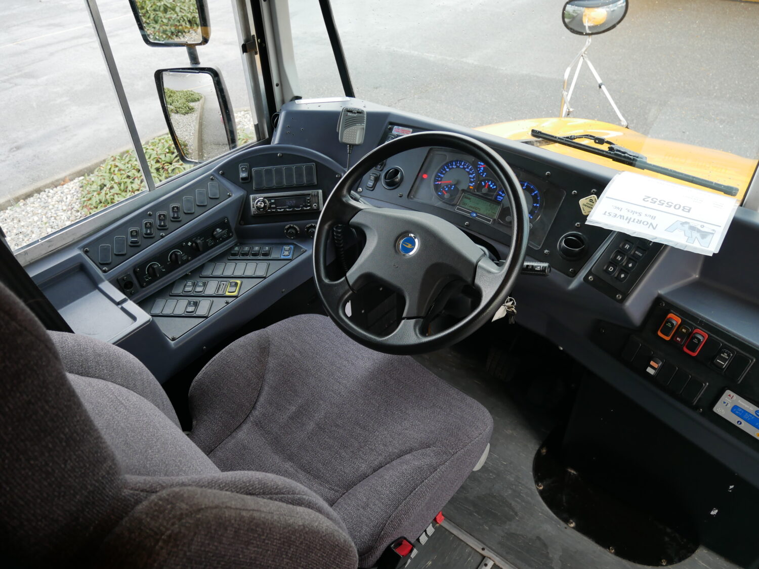 2015 Blue Bird Vision 42 Passenger Short School Bus - B05552 - Image 5