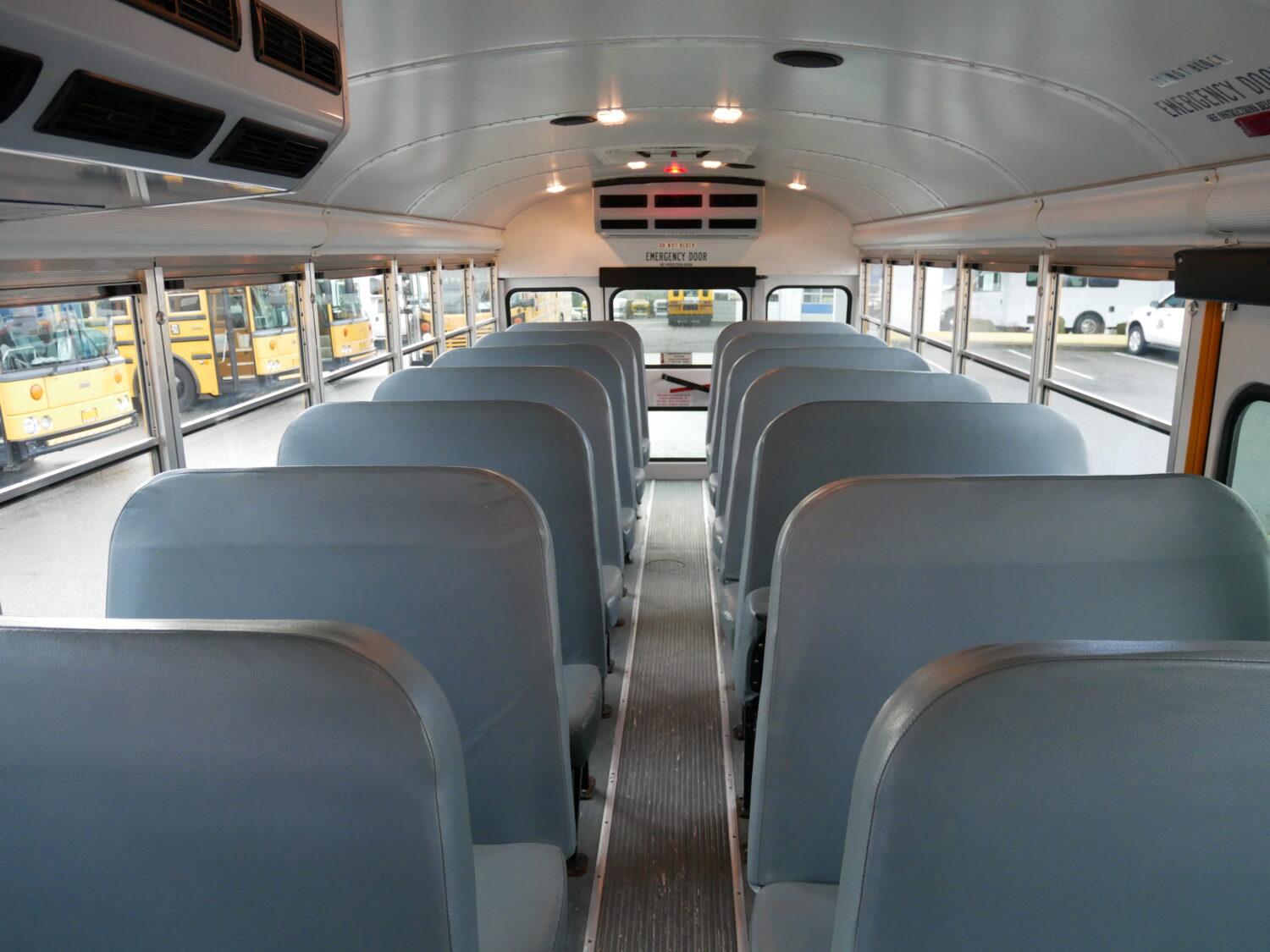 2015 Blue Bird Vision 42 Passenger Short School Bus - B05552 - Image 6
