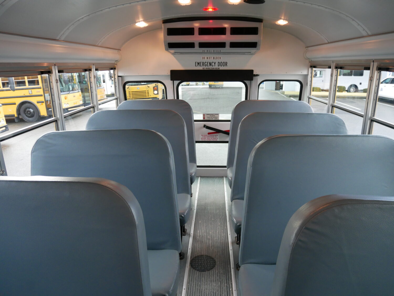 2015 Blue Bird Vision 42 Passenger Short School Bus - B05552 - Image 7