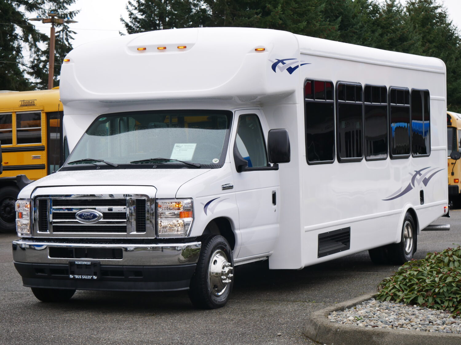 2025 Ford Starcraft MVP 24 Pass w/Rear Luggage - S12432 - Image 2