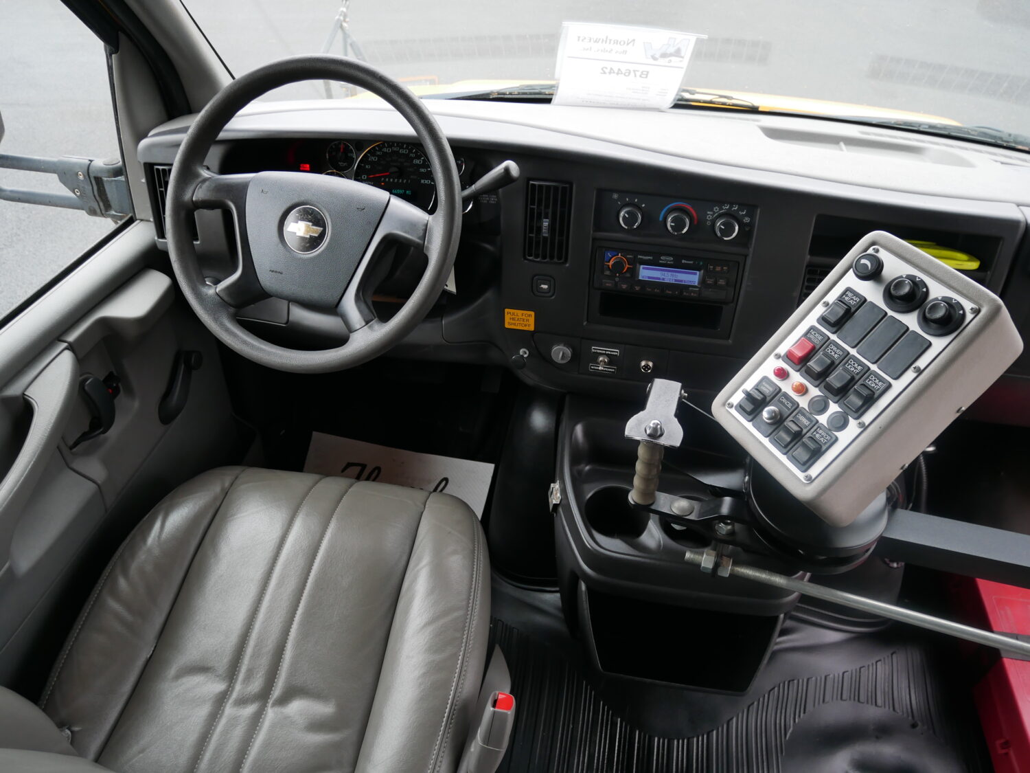 2009 Chevrolet Collins Super Bantam 20 Passenger School Bus - B76442 - Image 5