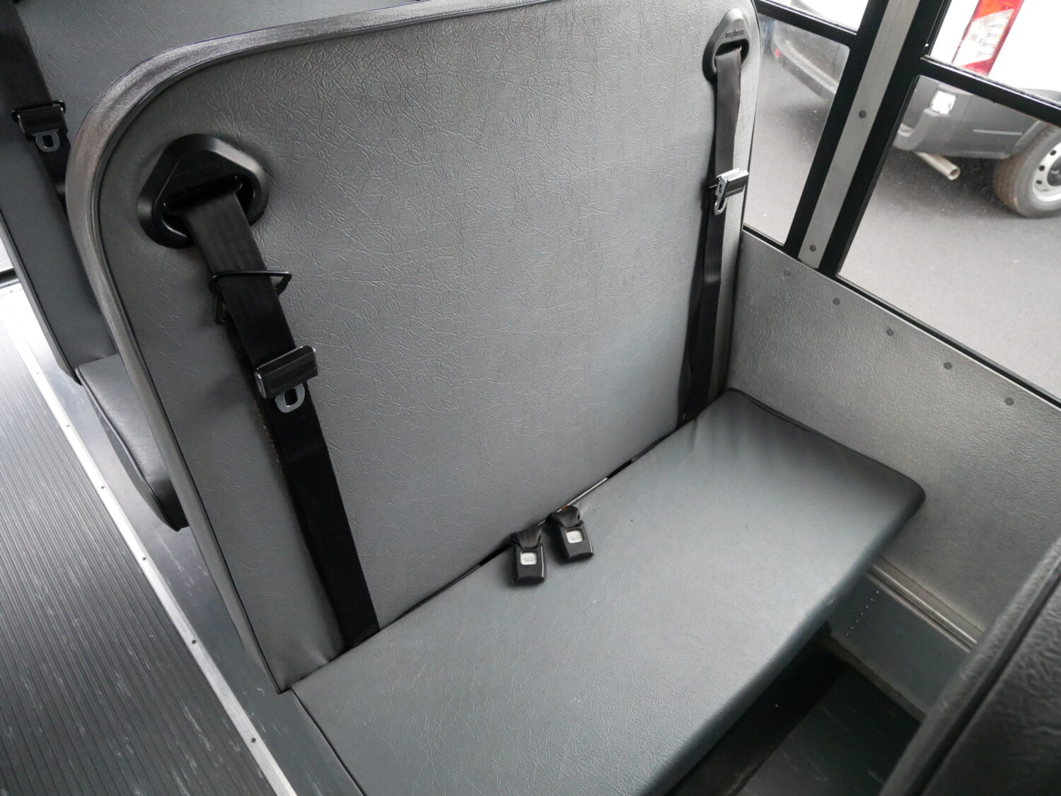 2009 Chevrolet Collins Super Bantam 20 Passenger School Bus - B76442 - Image 9