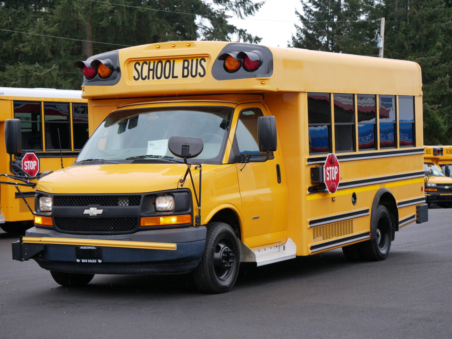 2009 Chevrolet Collins Super Bantam 20 Passenger School Bus - B76442 - Image 2