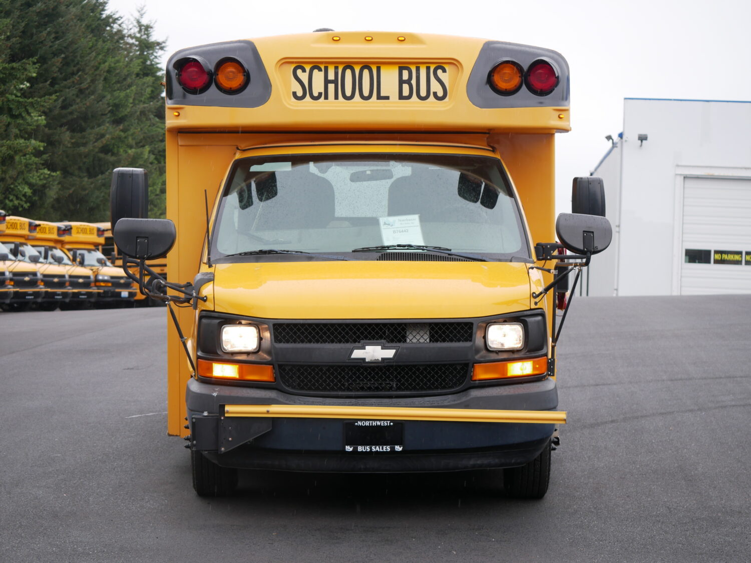 2009 Chevrolet Collins Super Bantam 20 Passenger School Bus - B76442 - Image 12
