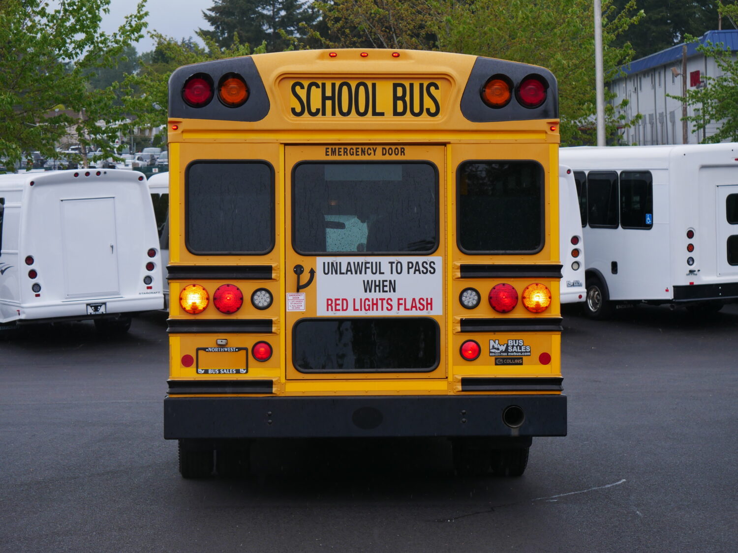 2009 Chevrolet Collins Super Bantam 20 Passenger School Bus - B76442 - Image 11